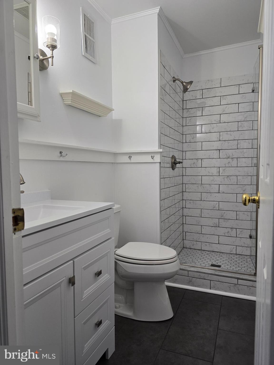 BAY HILLS TANGLEWOOD - Residential