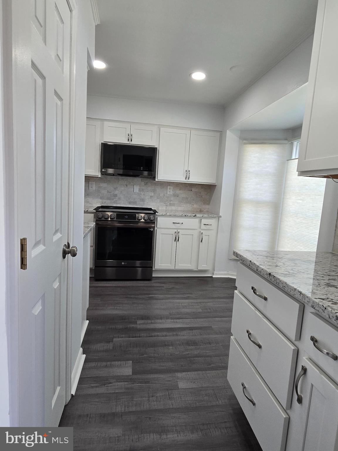 BAY HILLS TANGLEWOOD - Residential