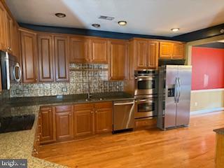 FOUR SEASONS - Residential Lease