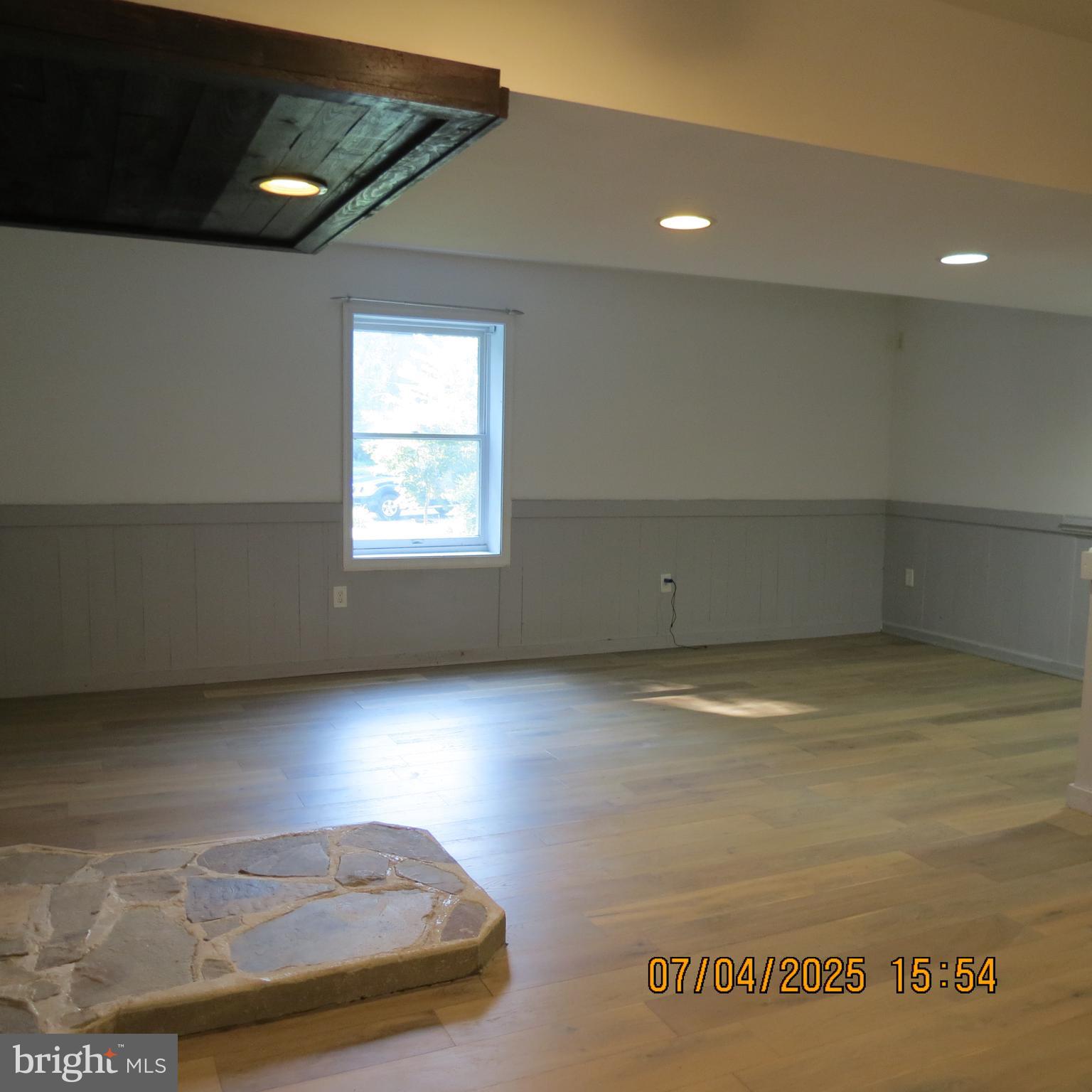 SHADY ACRES - Residential