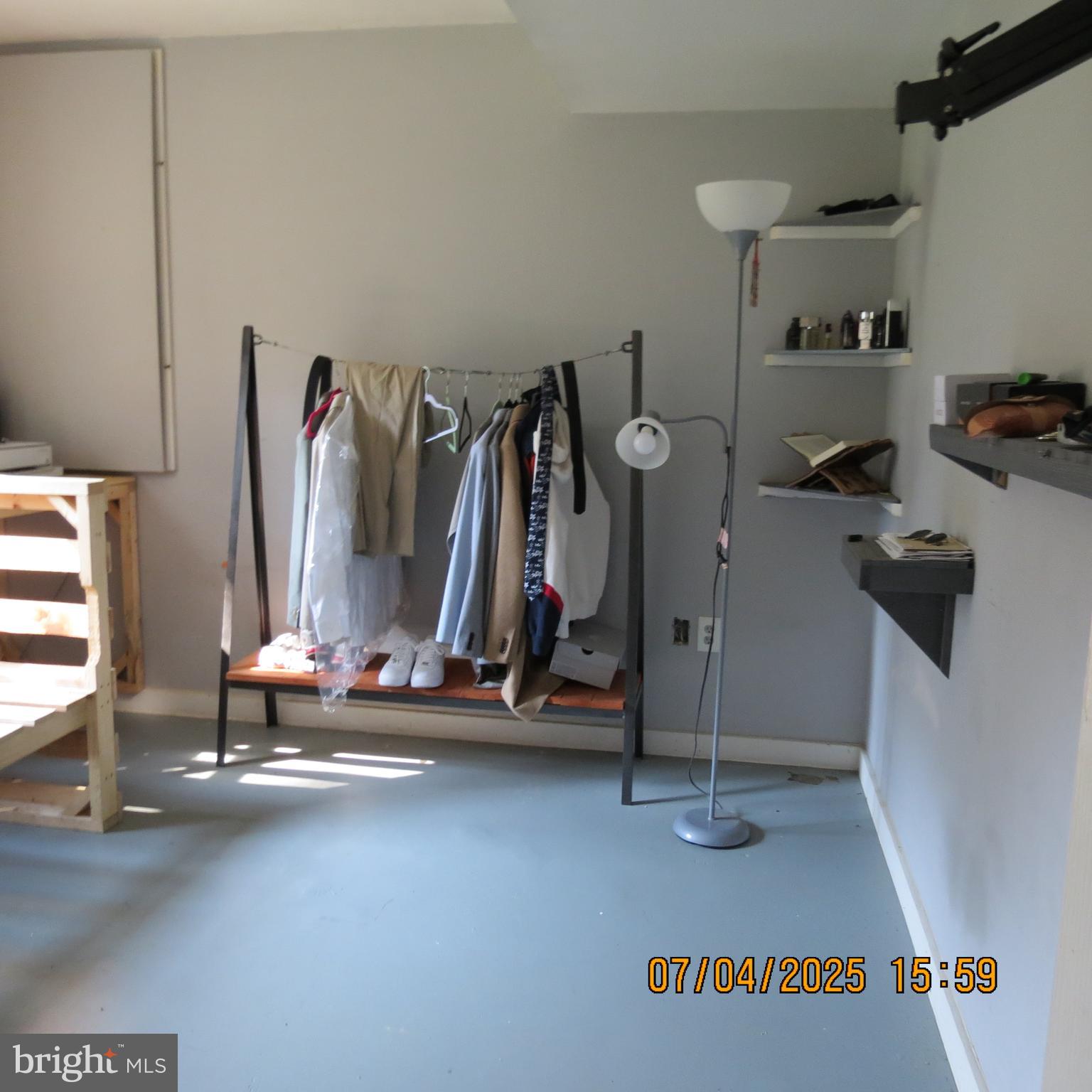 SHADY ACRES - Residential