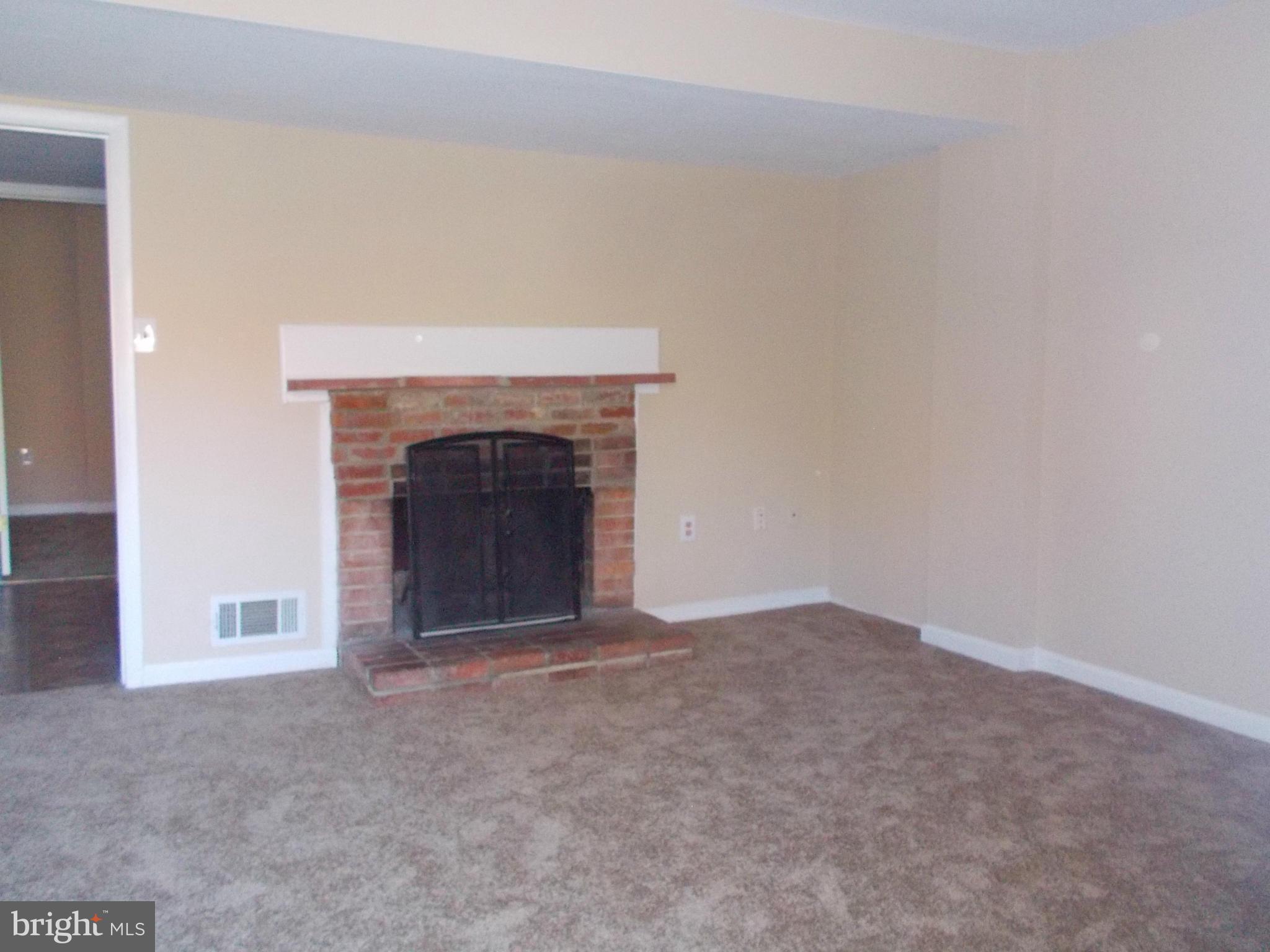 DALE CITY - Residential Lease