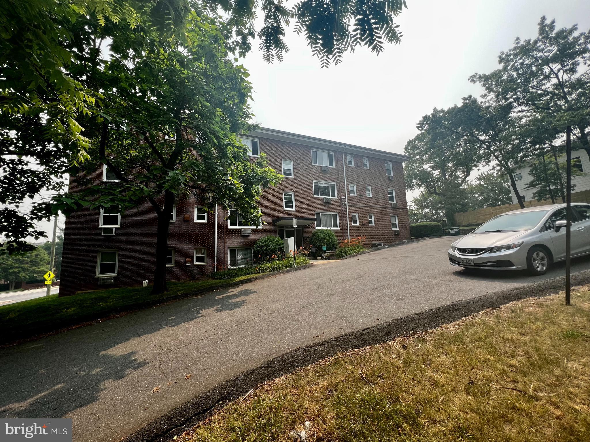 CLARENDON - Residential Lease