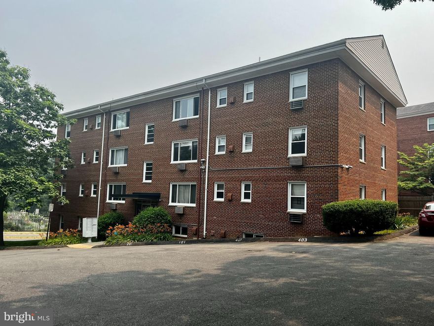 Welcome to this charming and spacious 1-bedroom, 1-bathroom condo in the sought-after Arlington neighborhood. This unit is located on the third floor of the building and offers an open living concept with large windows that provide ample natural light. The kitchen is equipped with modern appliances, granite countertops, and ample cabinetry for storage. The bedroom is well-sized and features a walk-in closet. The bathroom is updated with a bathtub and shower combo. The unit also has a balcony that overlooks the community. Building Amenities: The building offers a range of amenities, On-site laundry facilities, and One reserved parking space. Utilities and other info: Tenant pays only for electricity., Apply and pay rent online, Professionally managed. No pets. Location: The property is conveniently located within walking distance to the Clarendon Metro Station, restaurants, bars, coffee shops, and grocery stores 5-minute walk to Trader Joe's and Whole Foods. It is also within close proximity to parks, bike trails, and major highways. Direct access to Route 50.