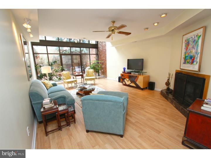 SOCIETY HILL - Residential
