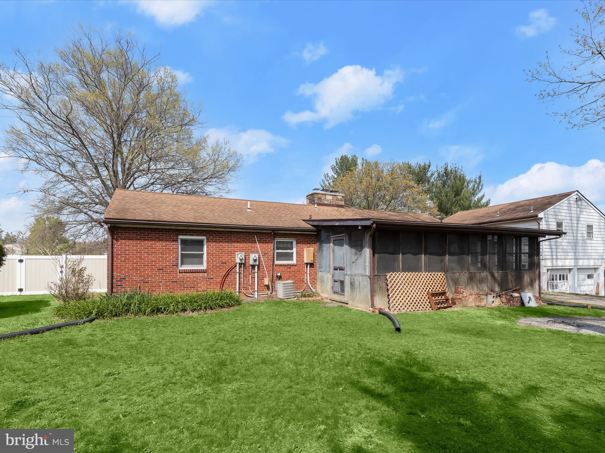 HONEYSUCKLE RIDGE - Residential