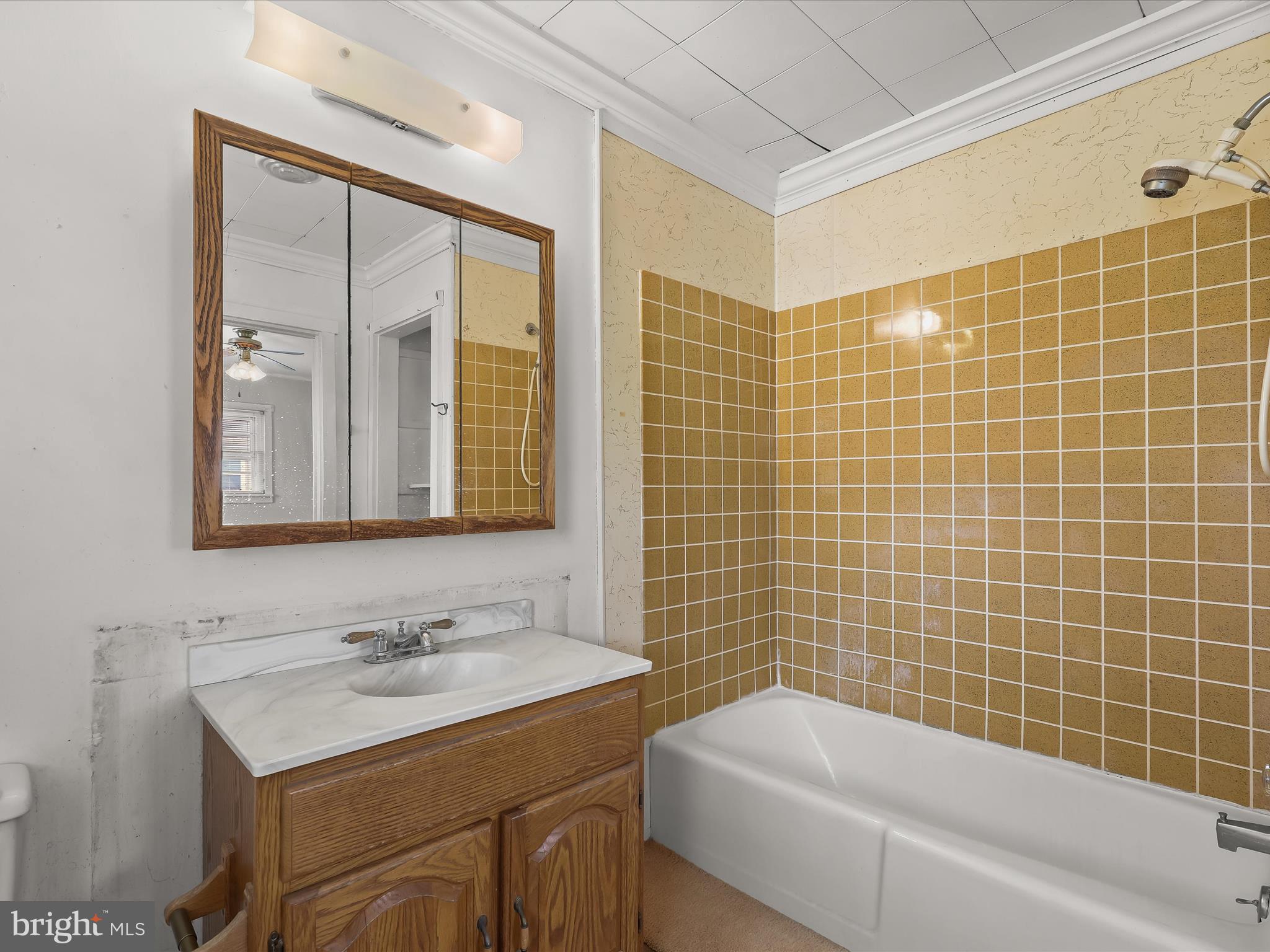 HONEYSUCKLE RIDGE - Residential