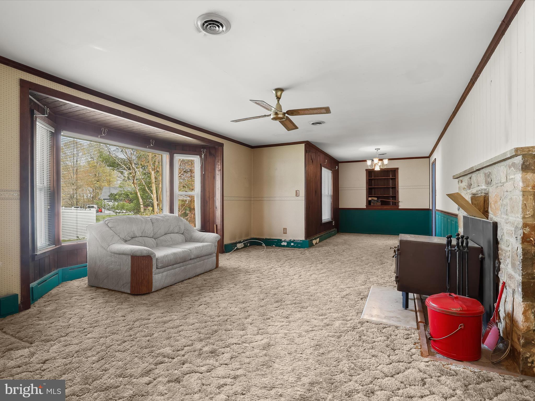 HONEYSUCKLE RIDGE - Residential