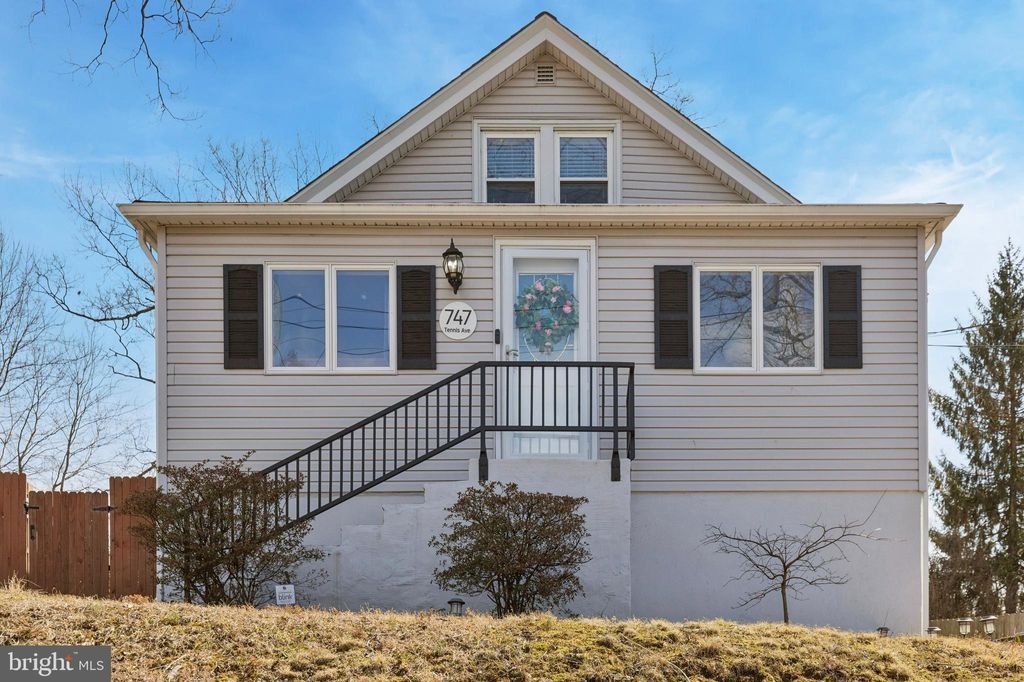 Photo of 747 Tennis Avenue, GLENSIDE, PA 19038 (MLS # PAMC2165534)