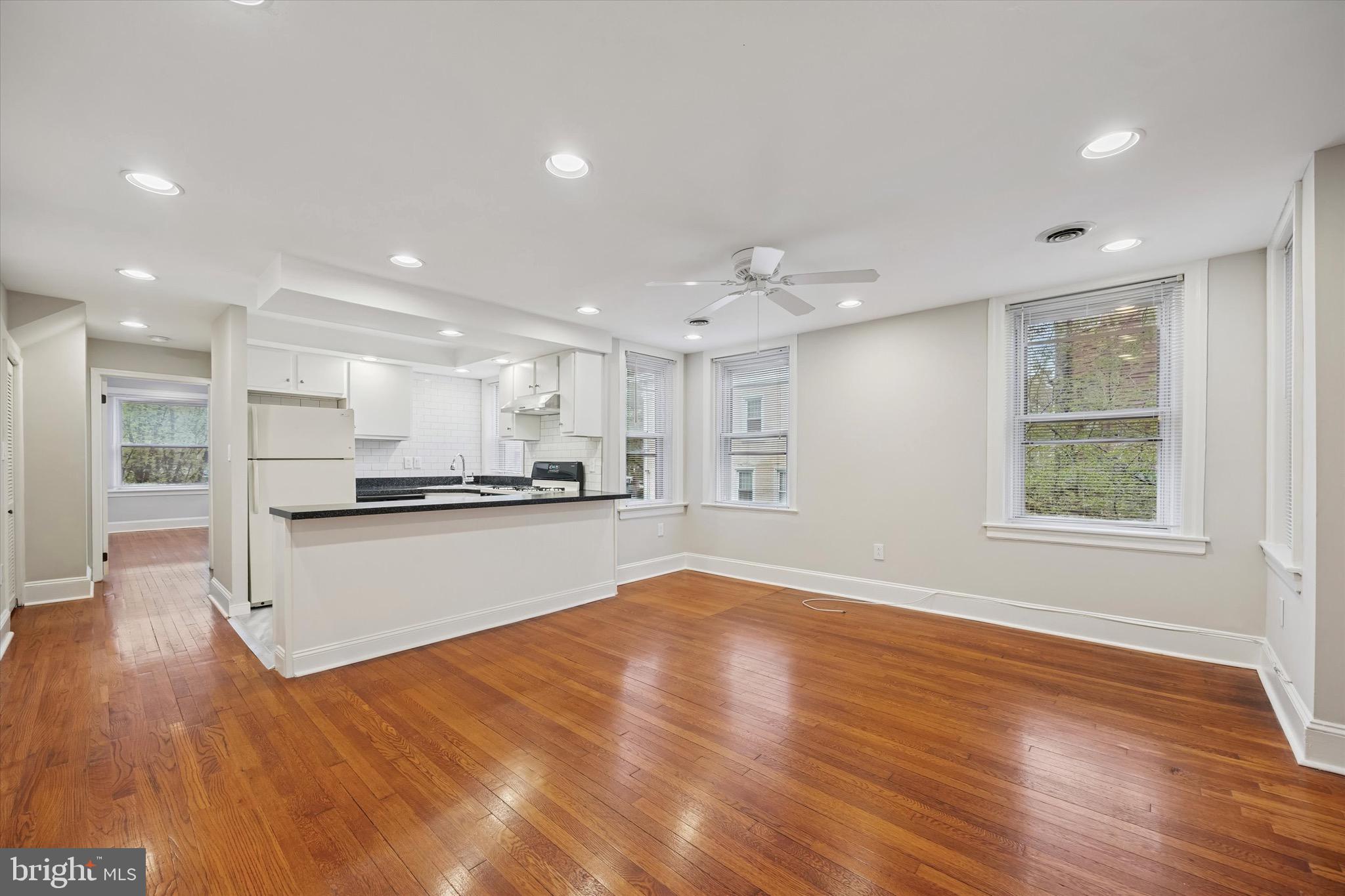 UNIVERSITY CITY - Residential Lease