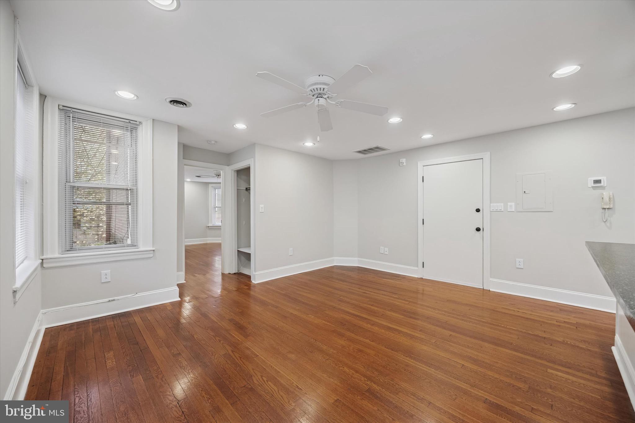 UNIVERSITY CITY - Residential Lease