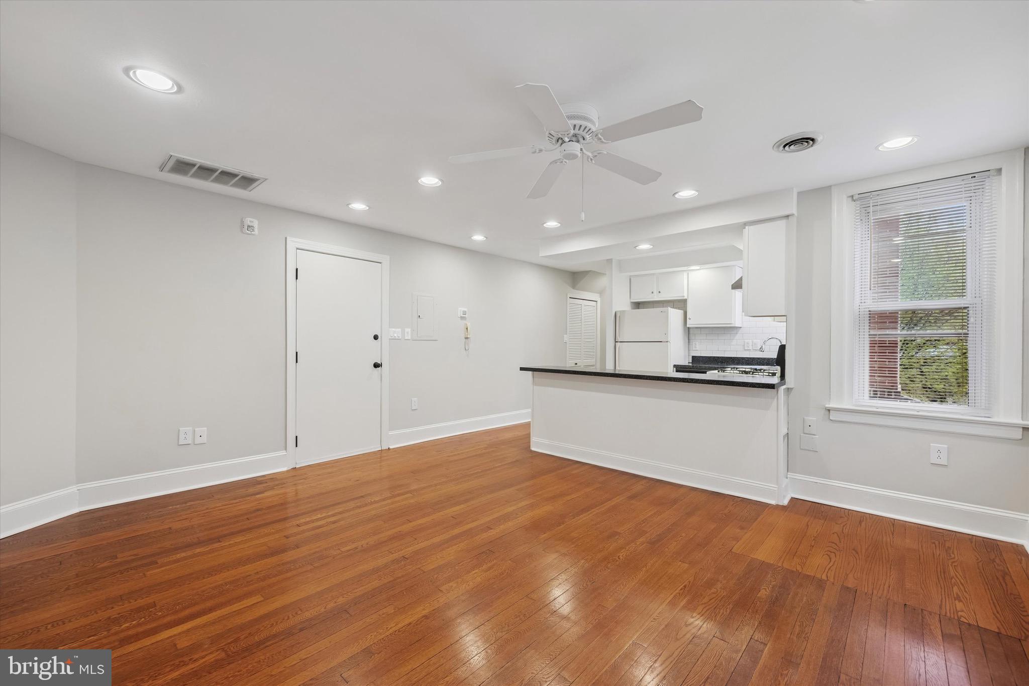 UNIVERSITY CITY - Residential Lease