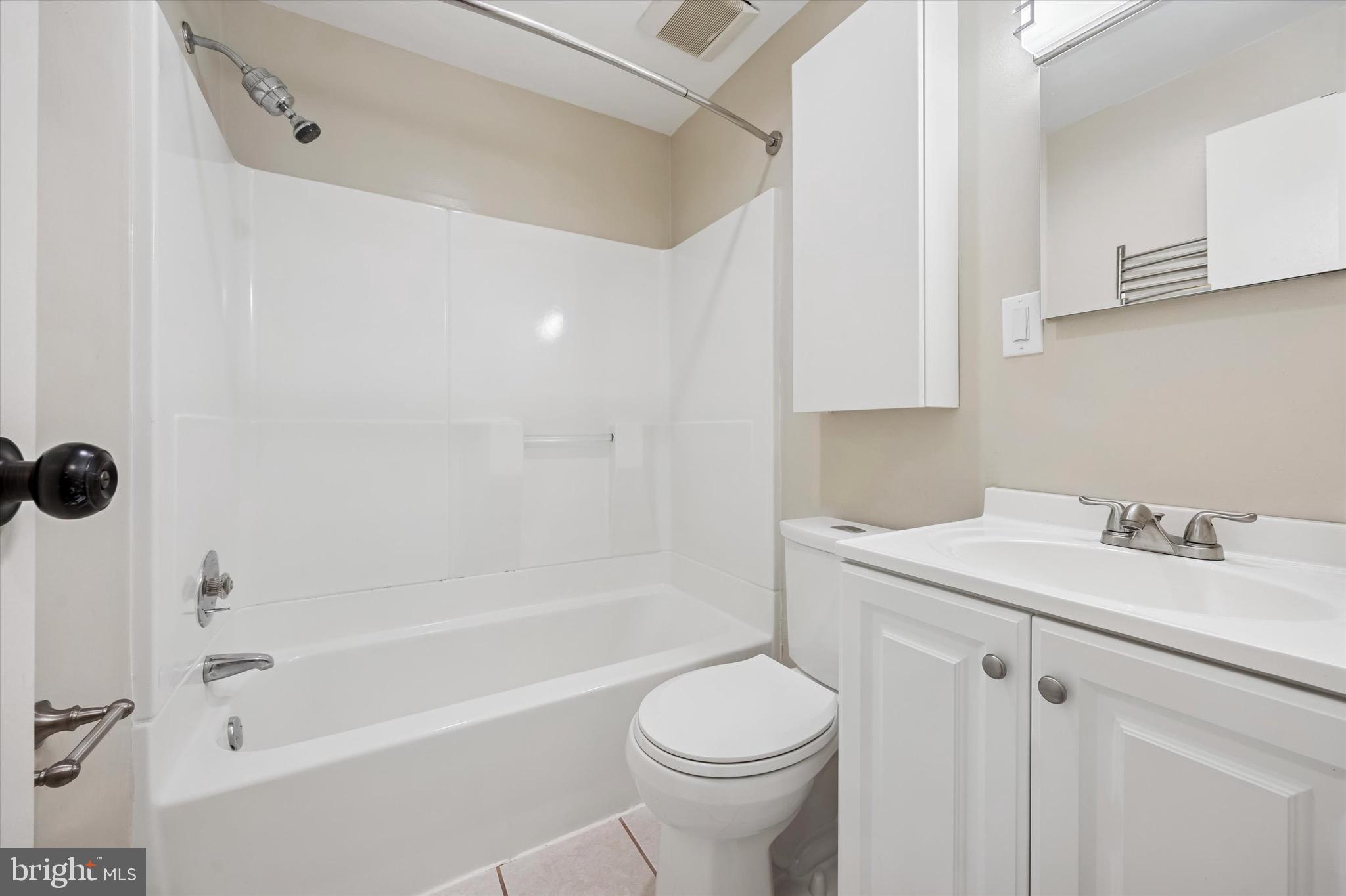 UNIVERSITY CITY - Residential Lease