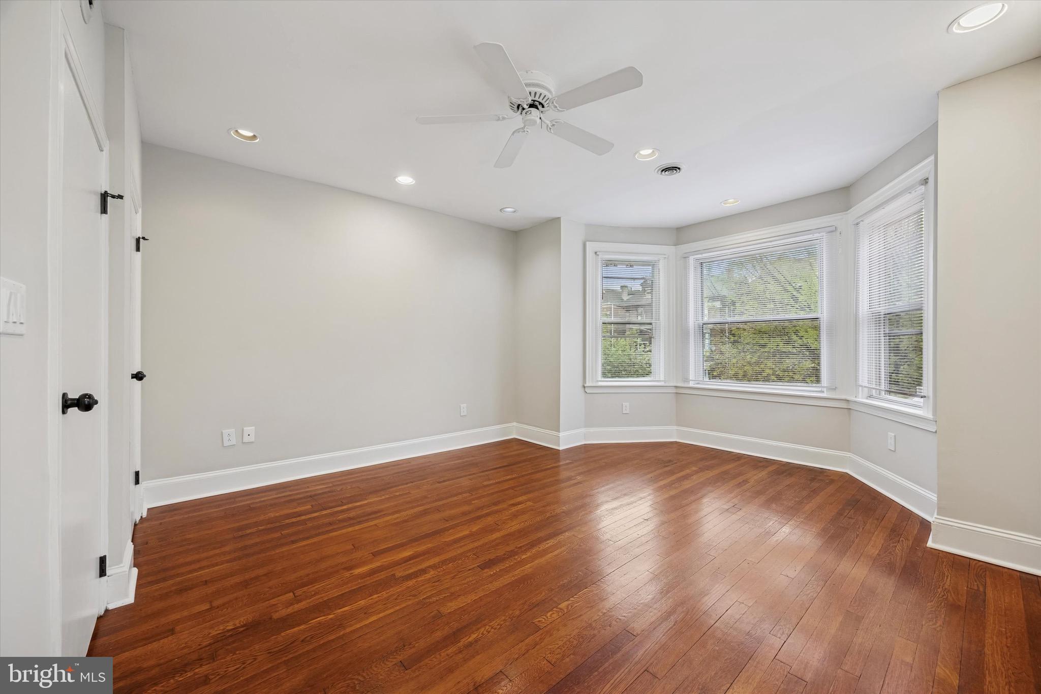 UNIVERSITY CITY - Residential Lease