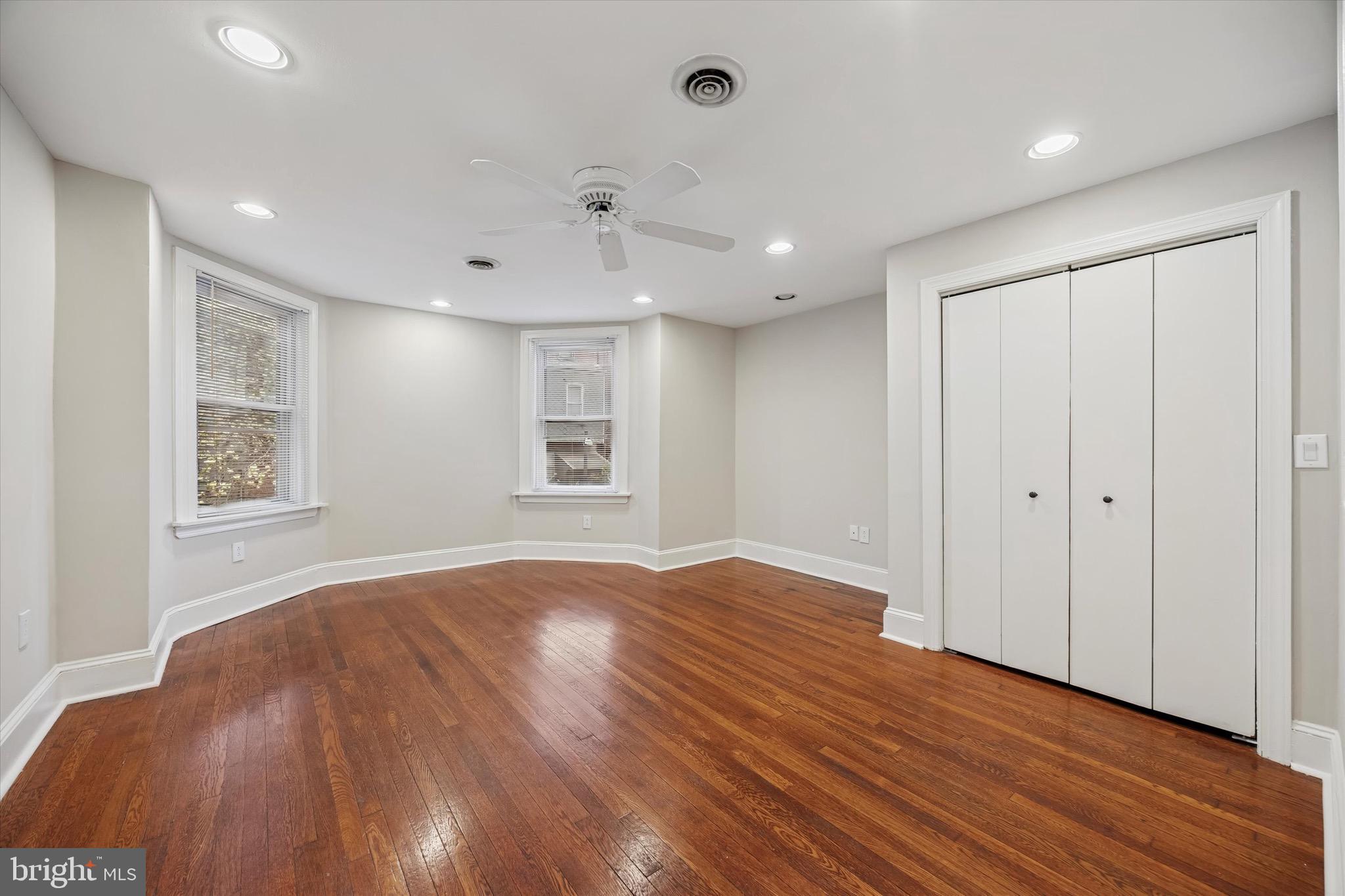 UNIVERSITY CITY - Residential Lease