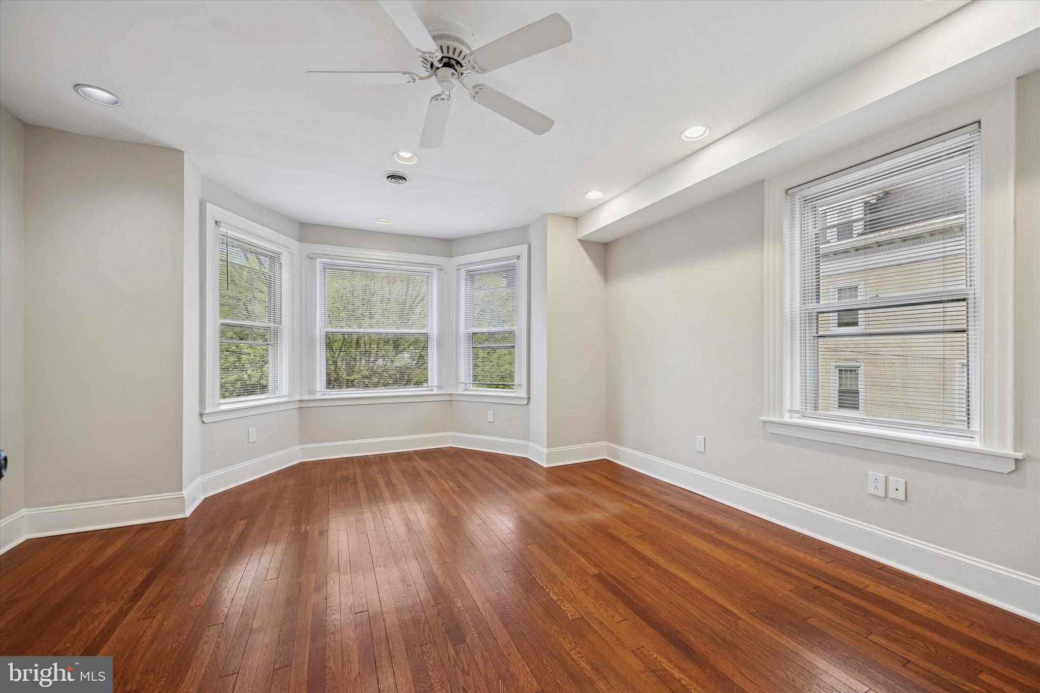 UNIVERSITY CITY - Residential Lease