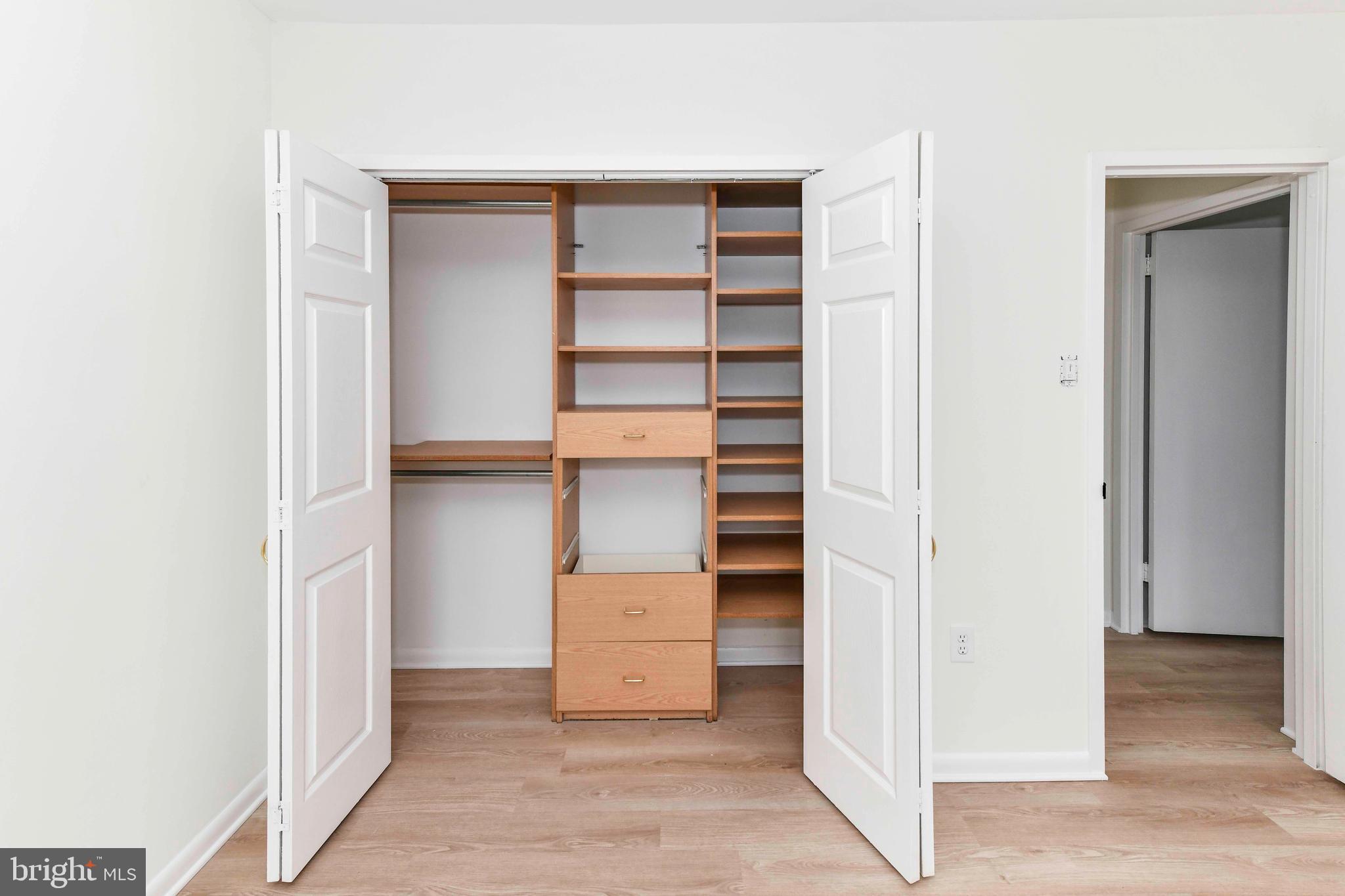 SKYLINE PLAZA - Residential