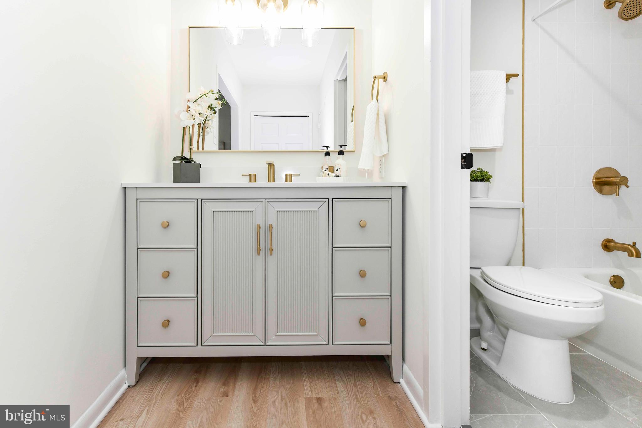 SKYLINE PLAZA - Residential