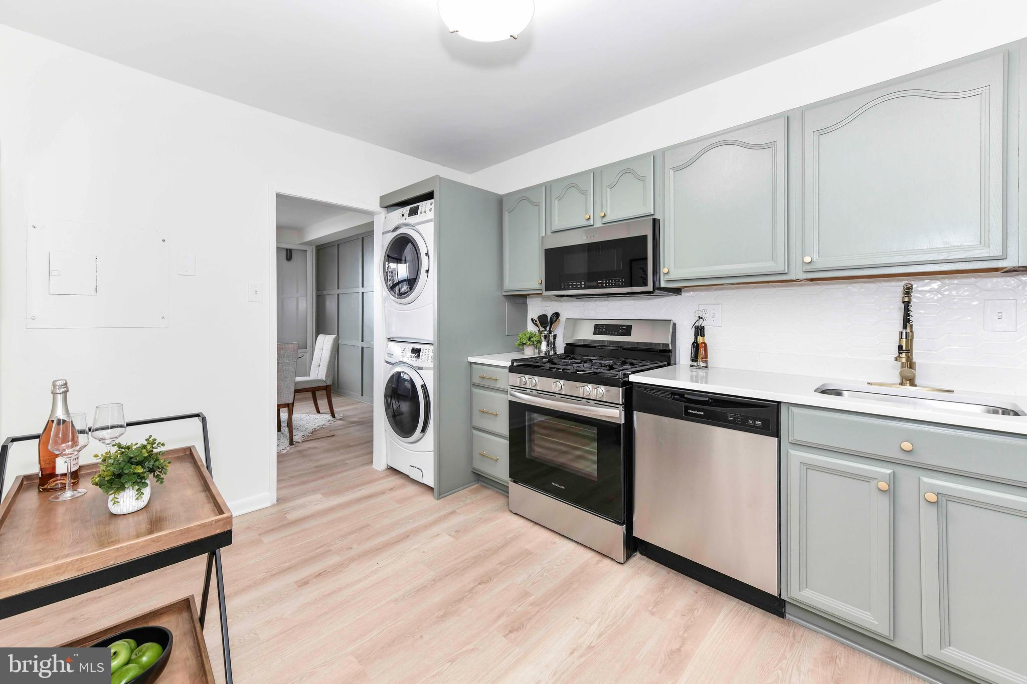 SKYLINE PLAZA - Residential