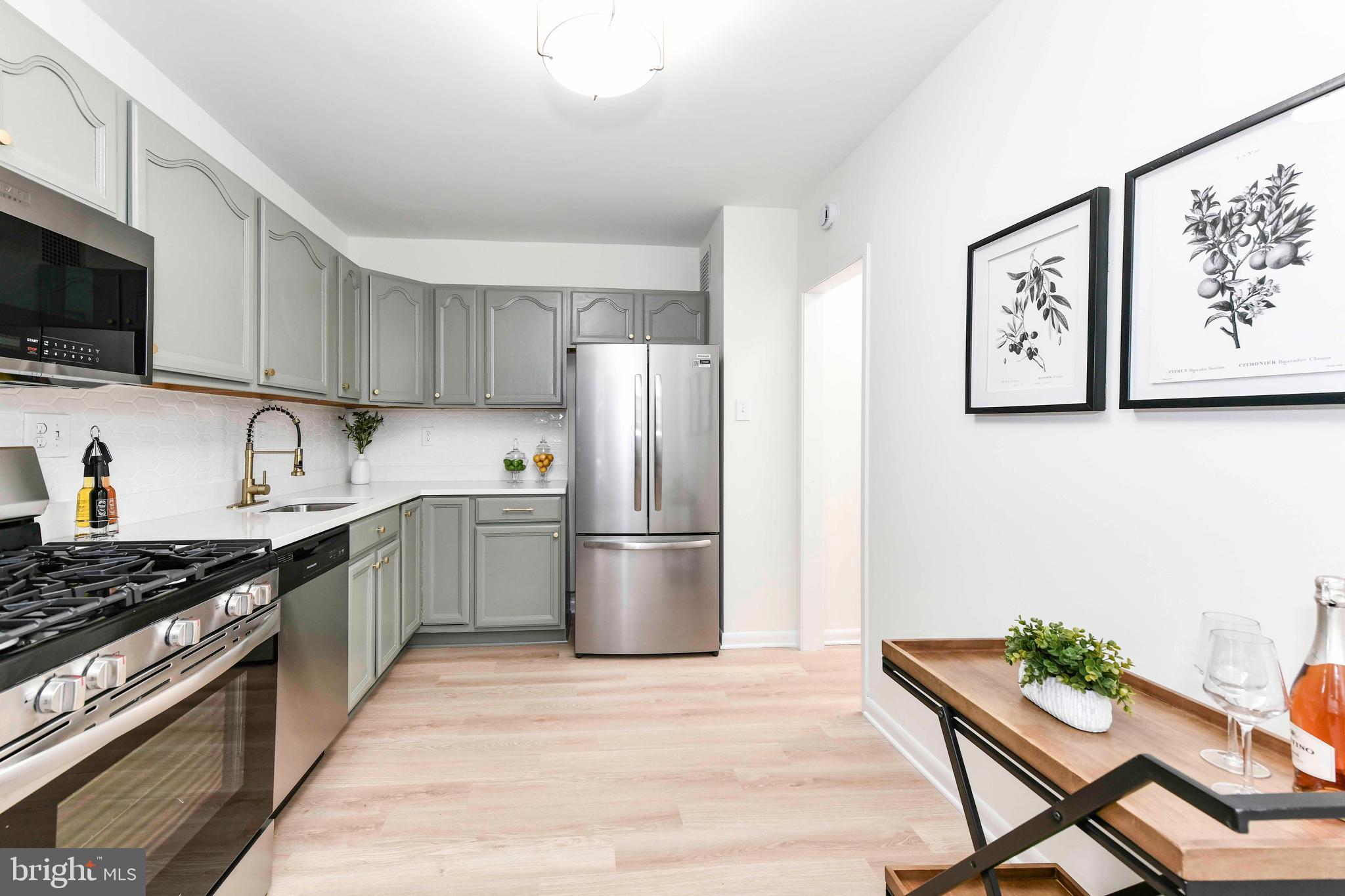 SKYLINE PLAZA - Residential