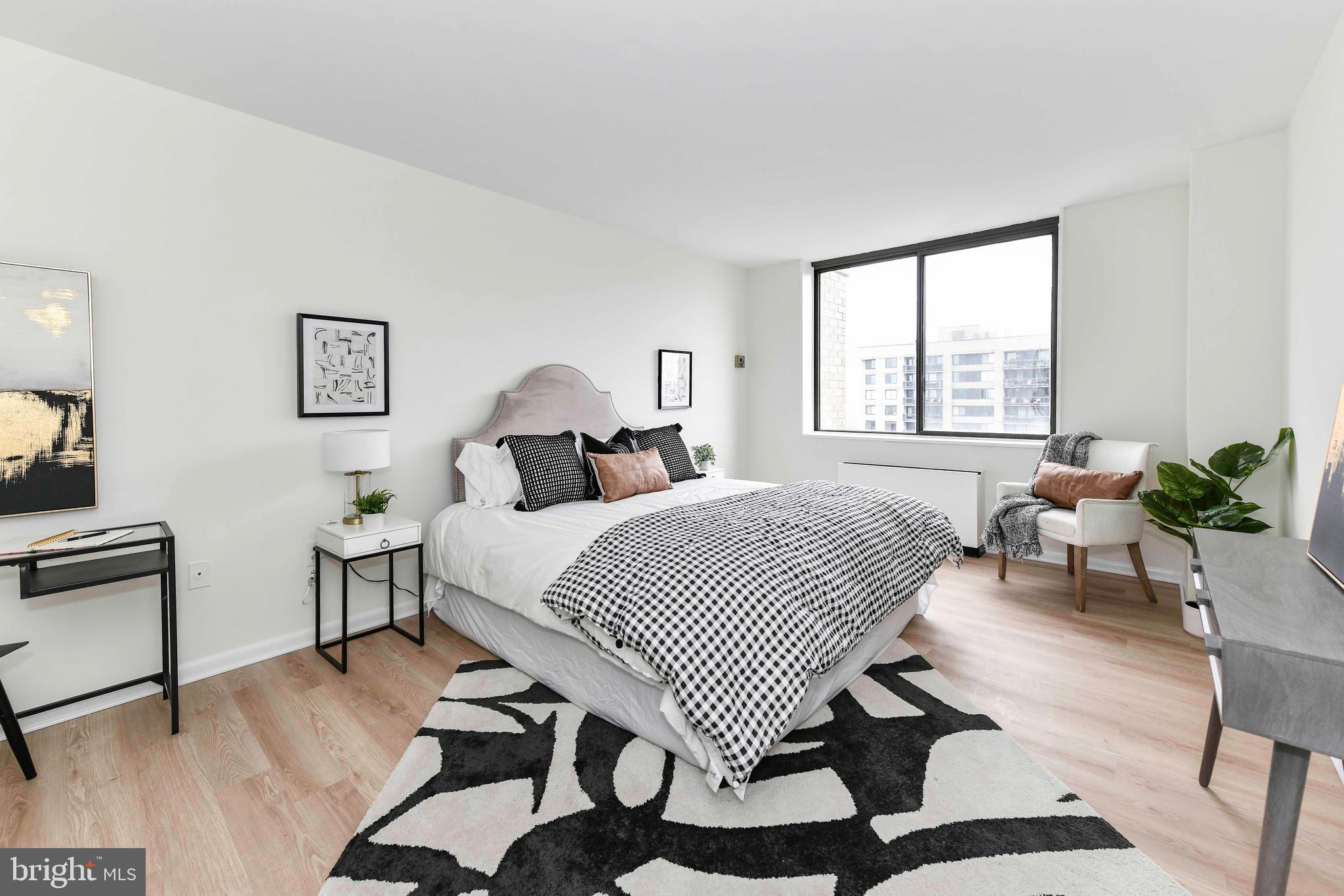 SKYLINE PLAZA - Residential