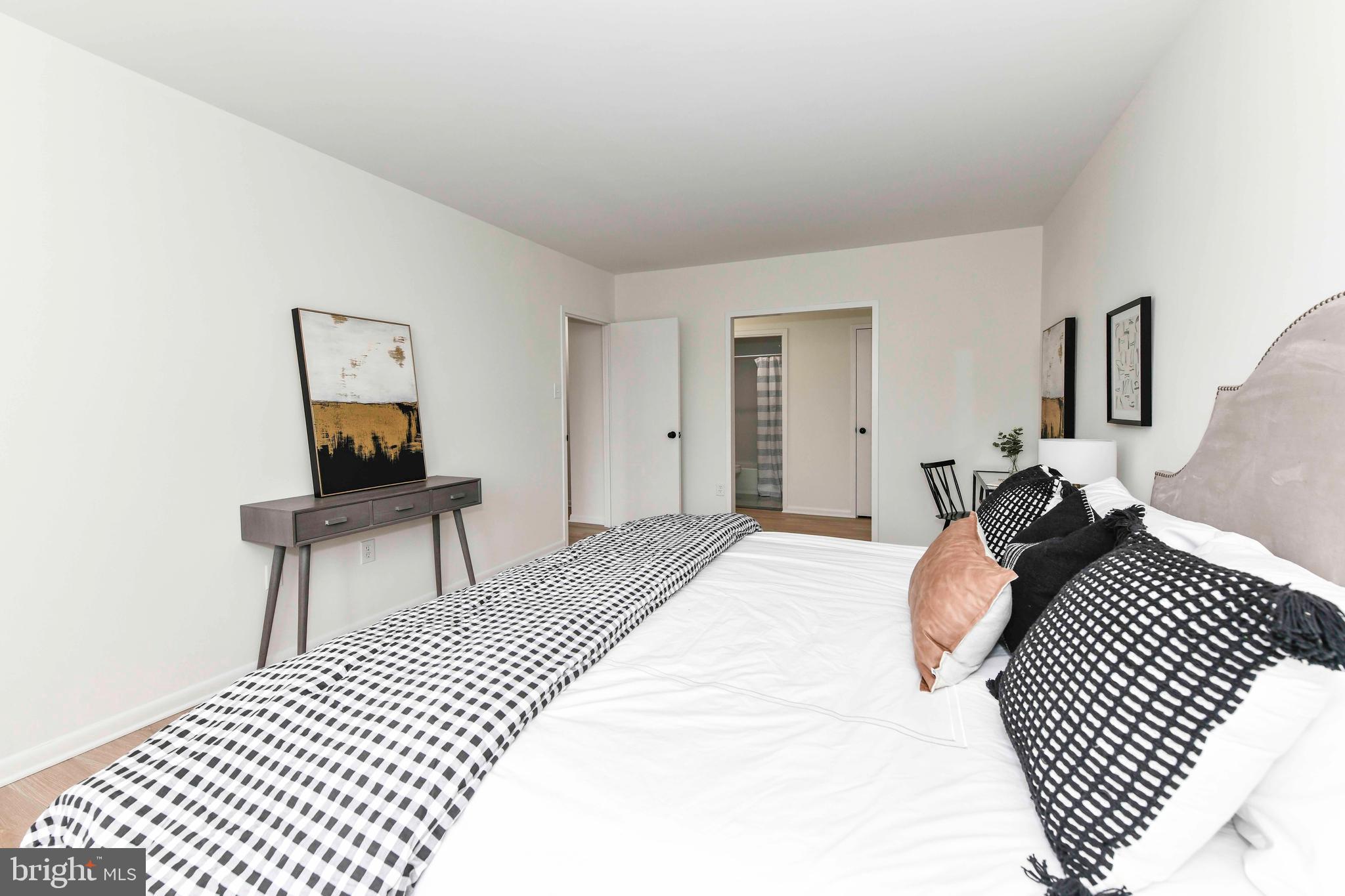 SKYLINE PLAZA - Residential