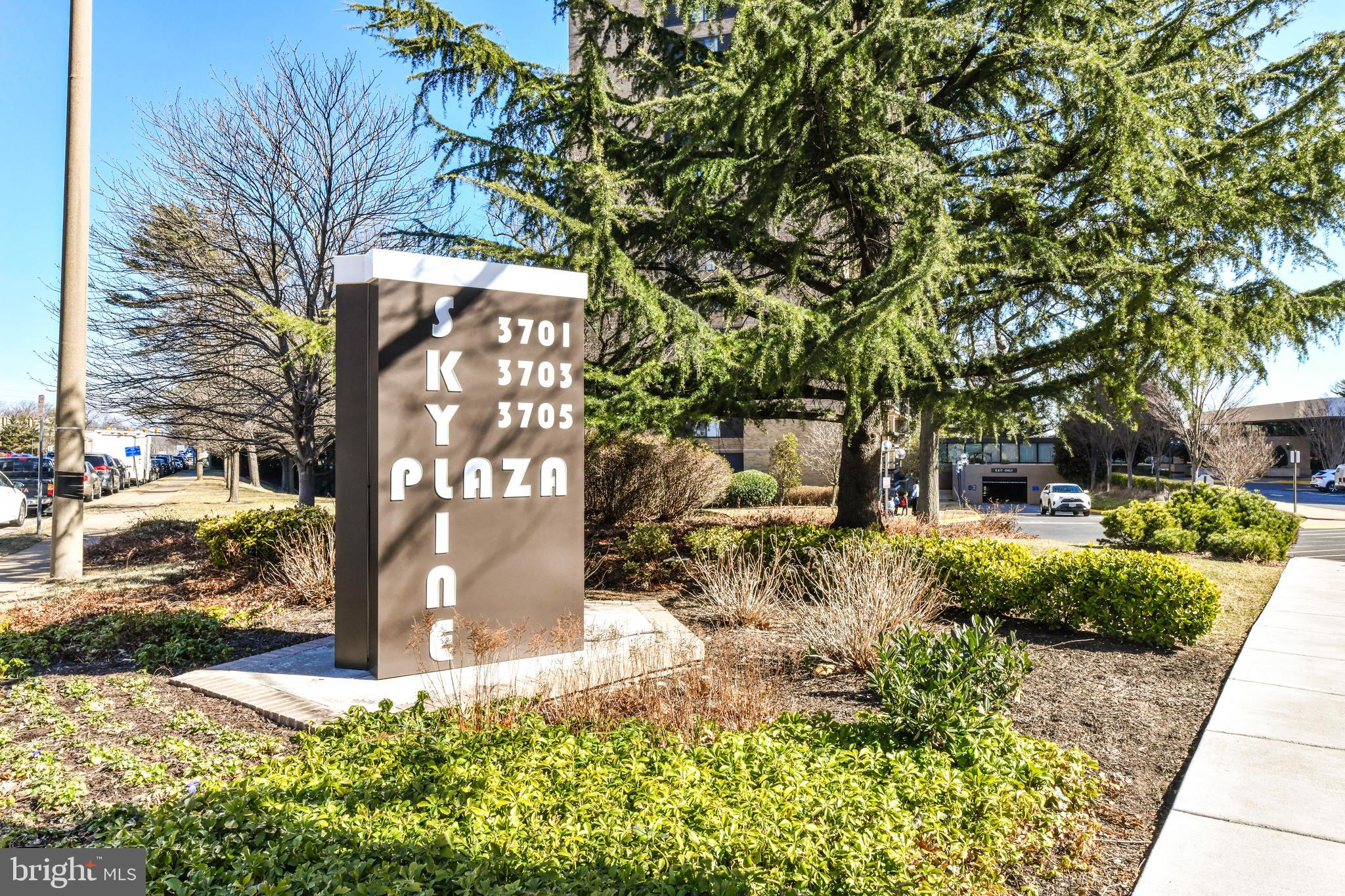 SKYLINE PLAZA - Residential