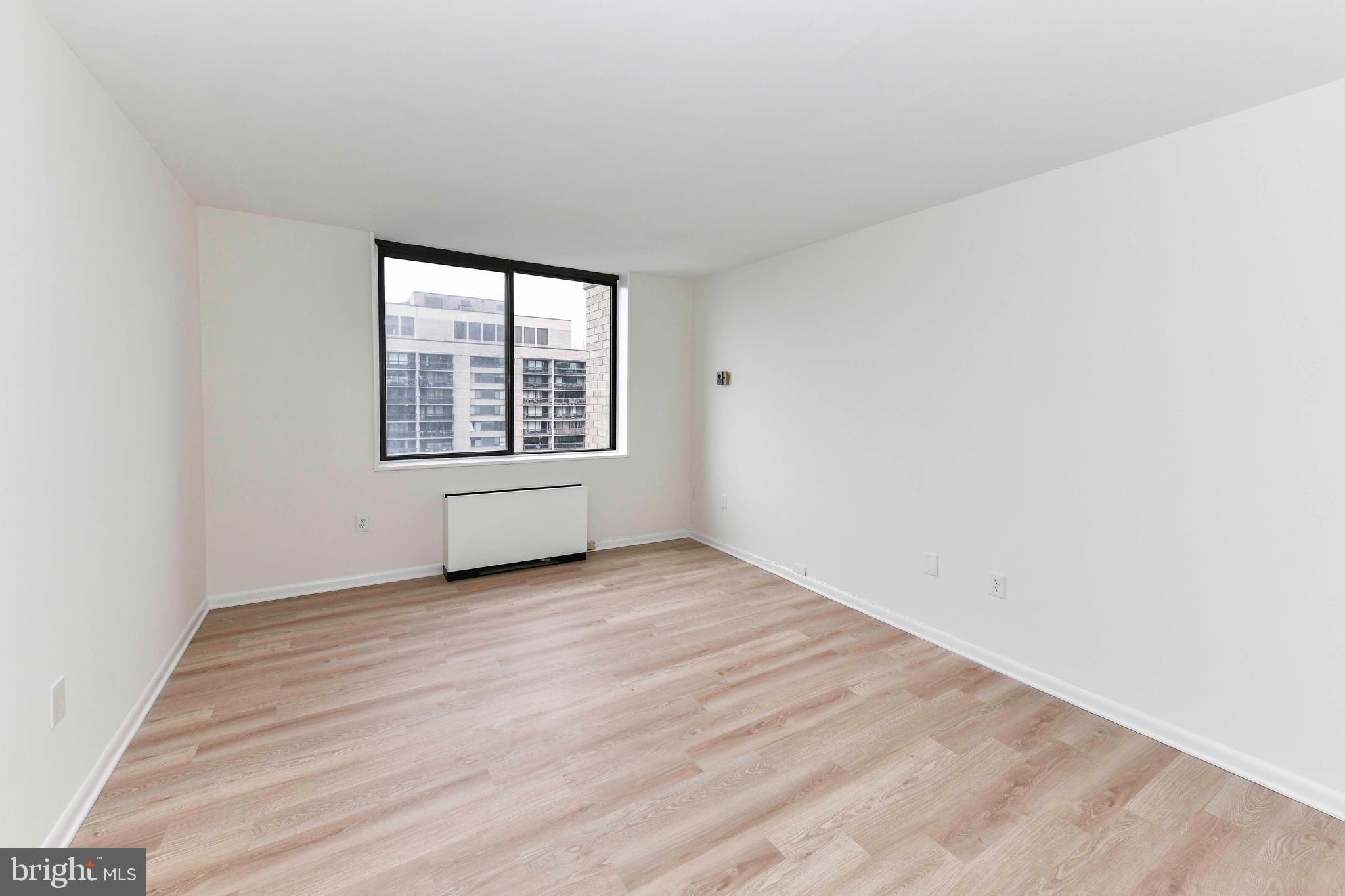 SKYLINE PLAZA - Residential