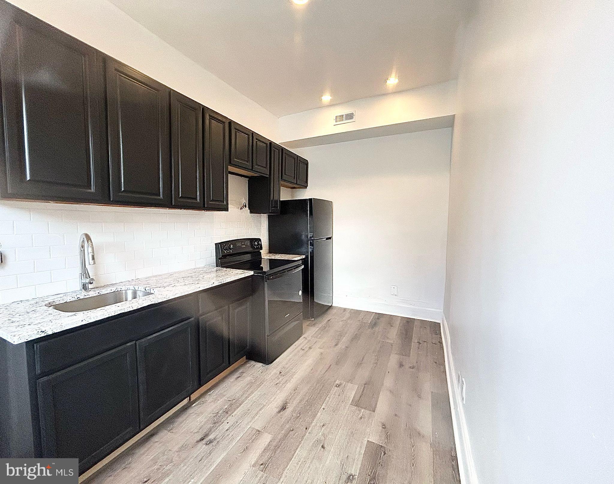 1801 W ERIE AVENUE 2