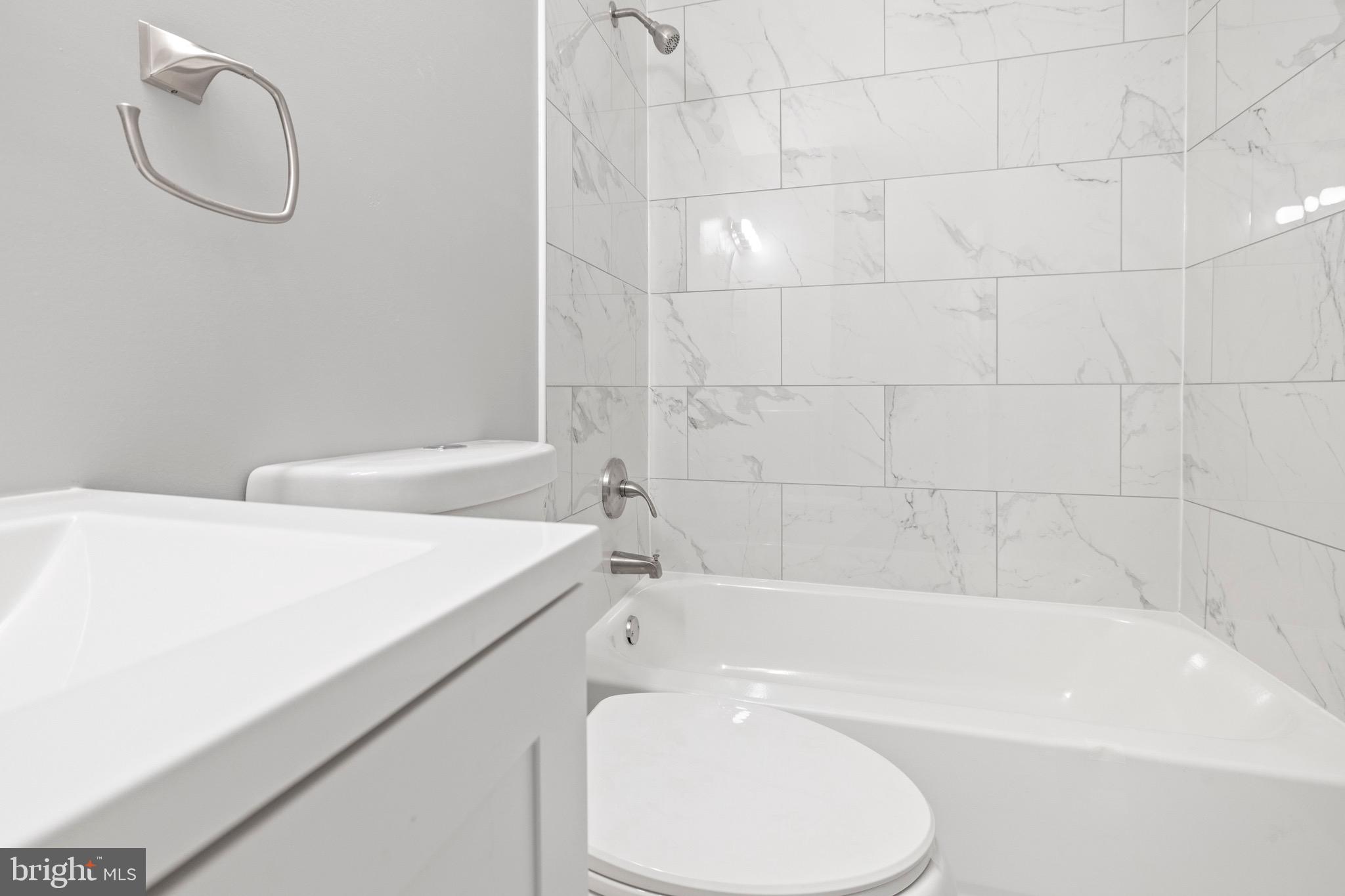 HIGHPOINTE CONDOMINIUM - Residential Lease