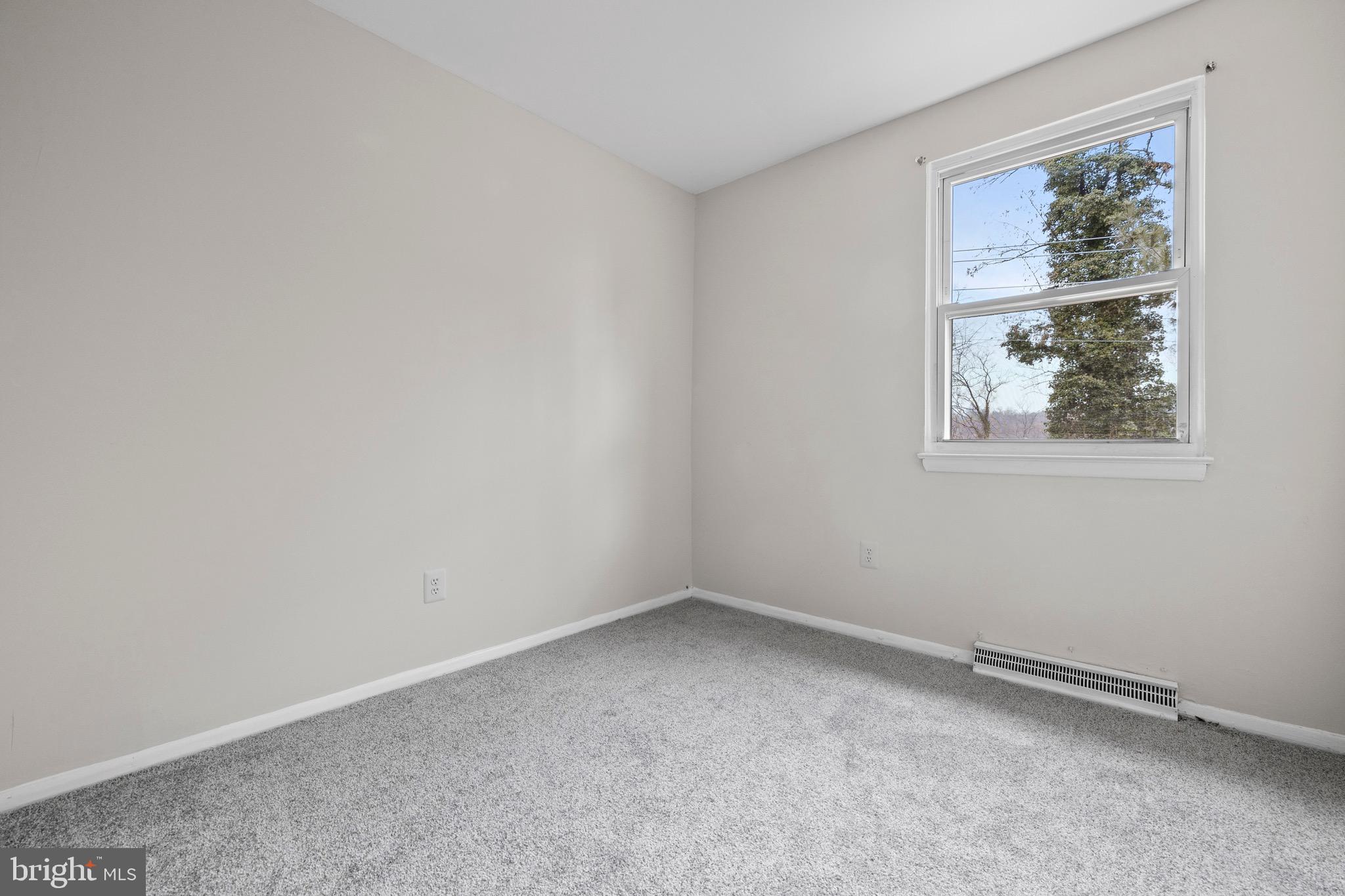 HIGHPOINTE CONDOMINIUM - Residential Lease