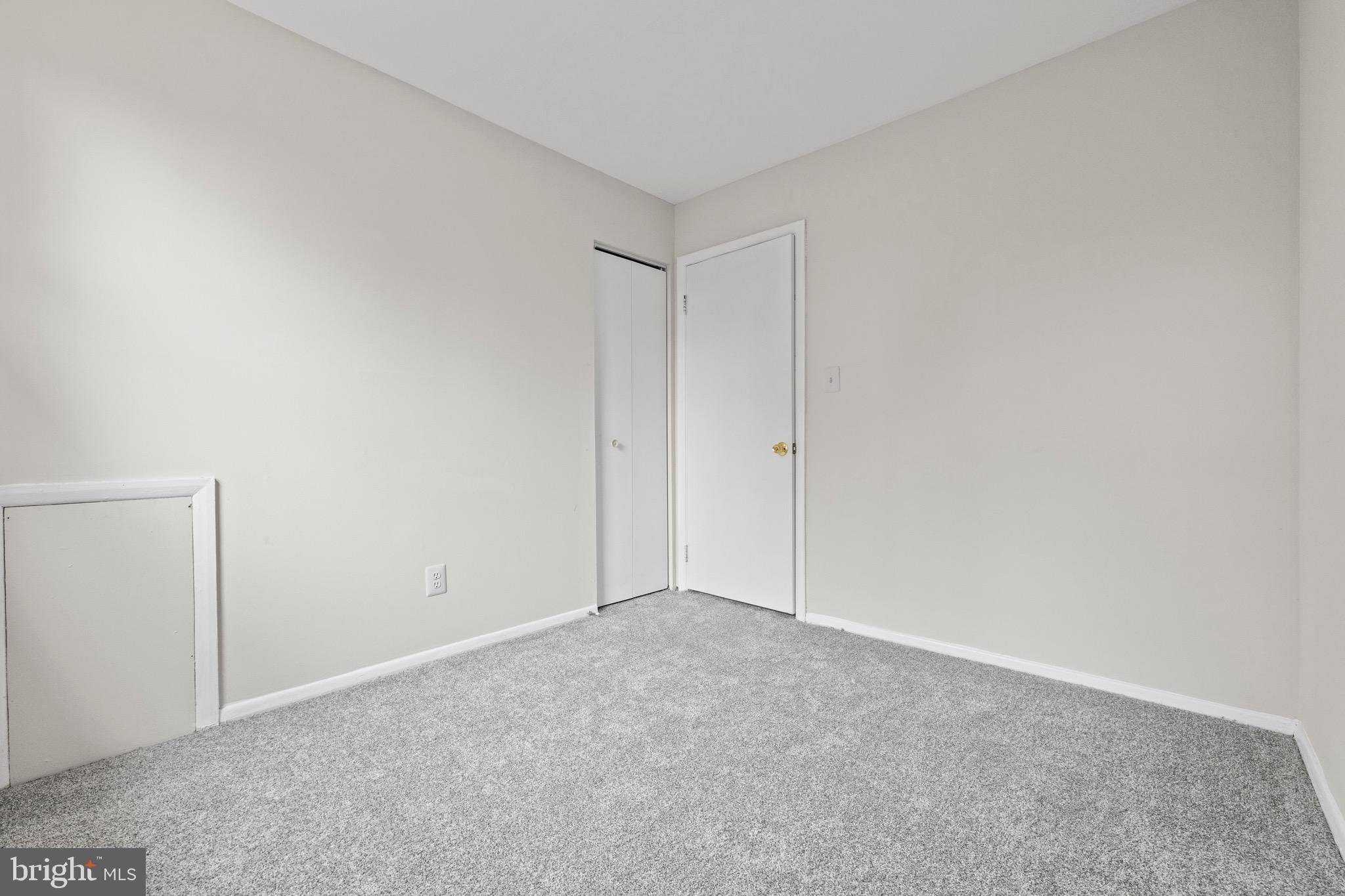 HIGHPOINTE CONDOMINIUM - Residential Lease