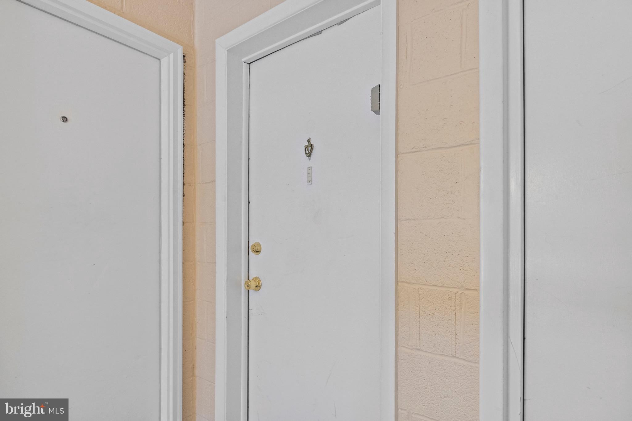 HIGHPOINTE CONDOMINIUM - Residential Lease