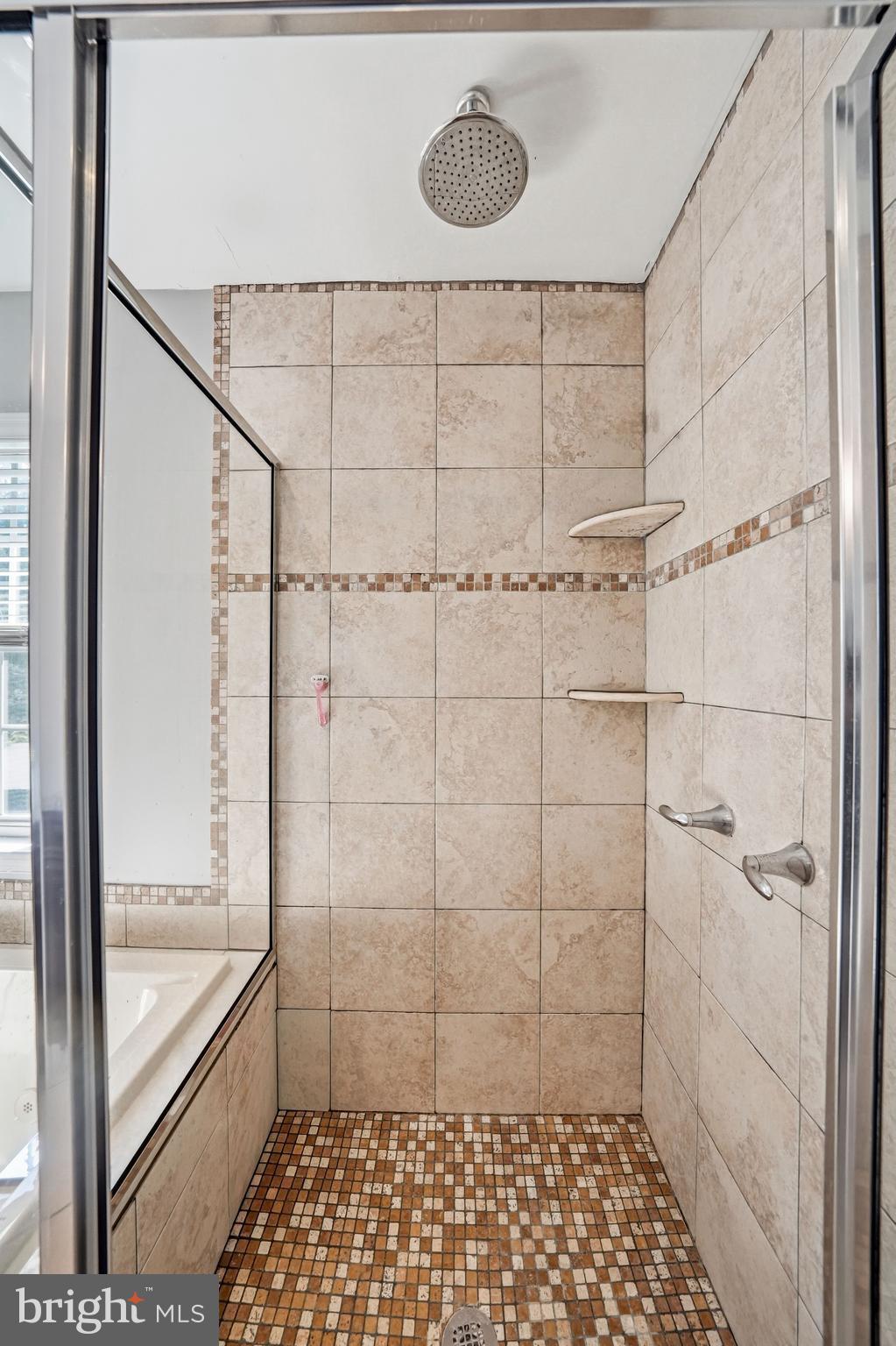 BUCKINGHAM SQ - Residential