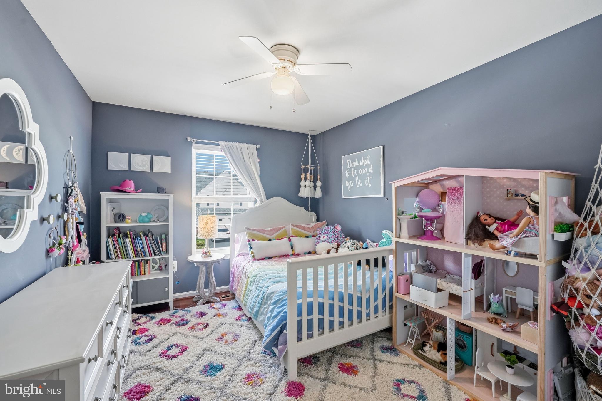 BUCKINGHAM SQ - Residential