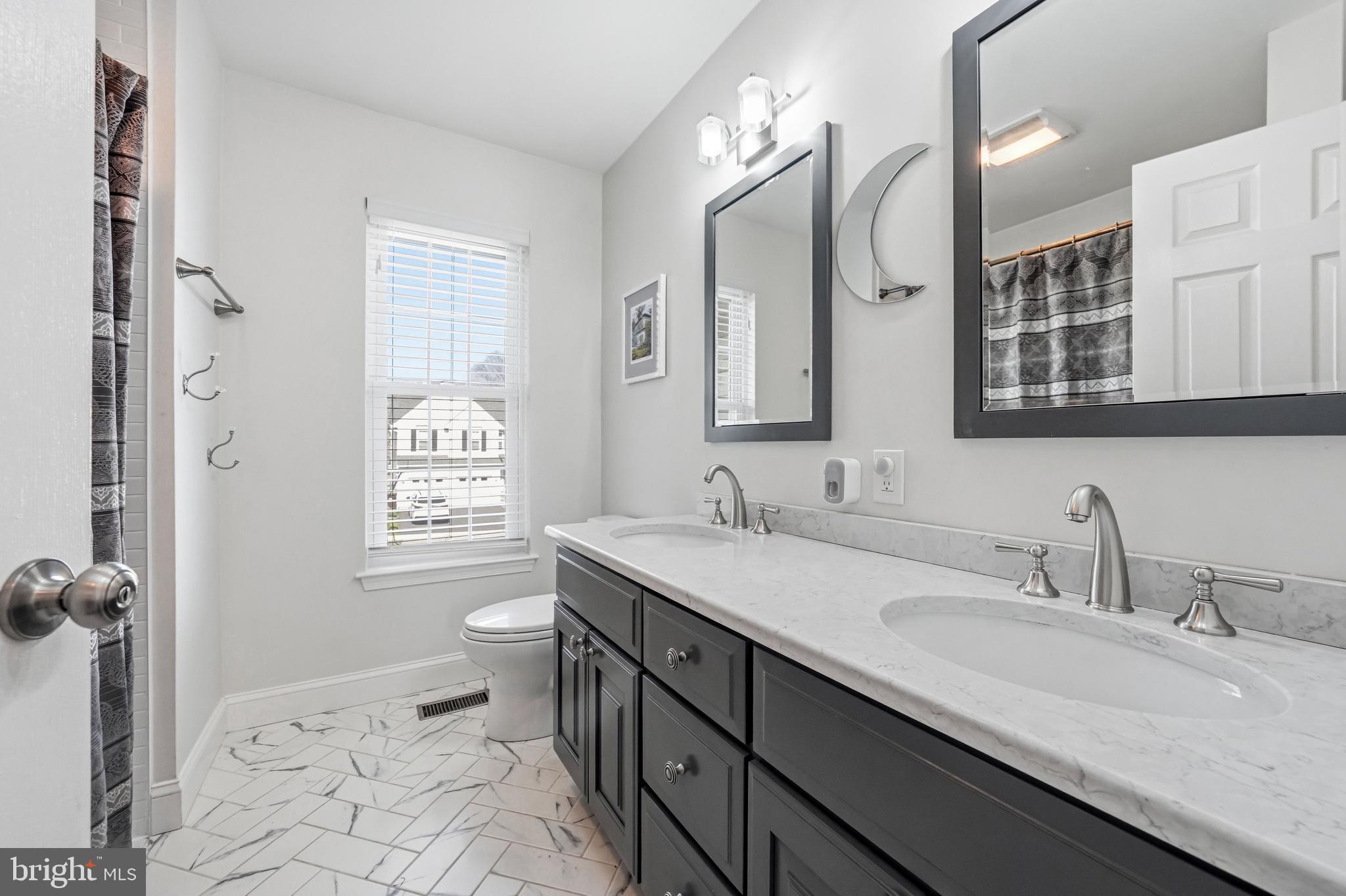 BUCKINGHAM SQ - Residential