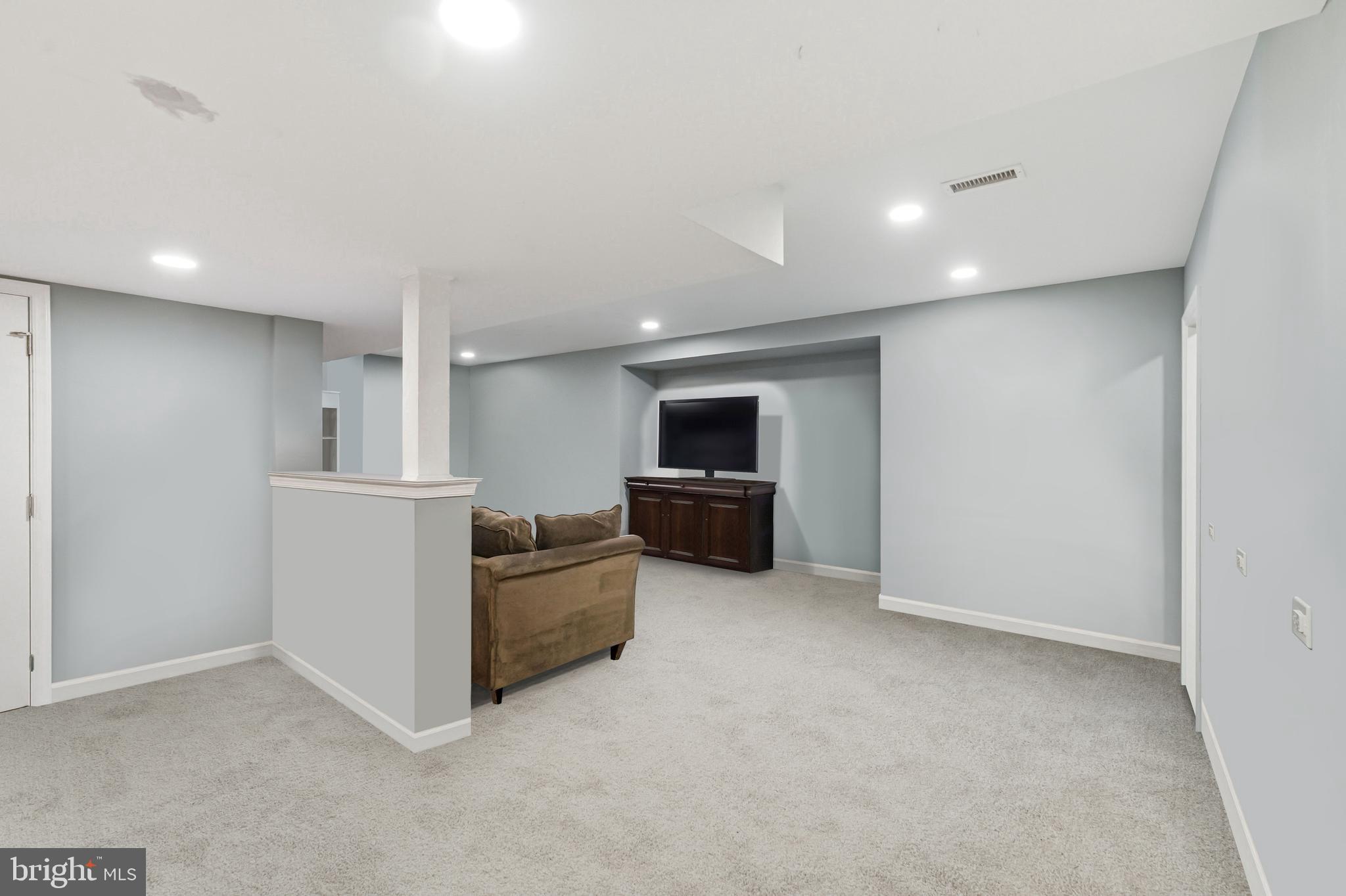 BUCKINGHAM SQ - Residential