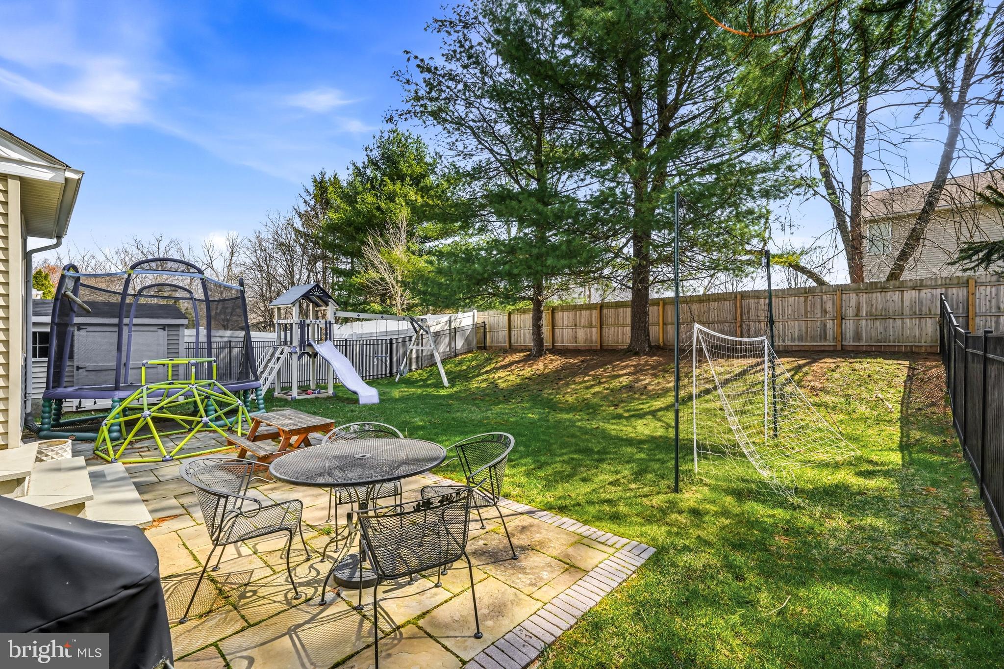 BUCKINGHAM SQ - Residential