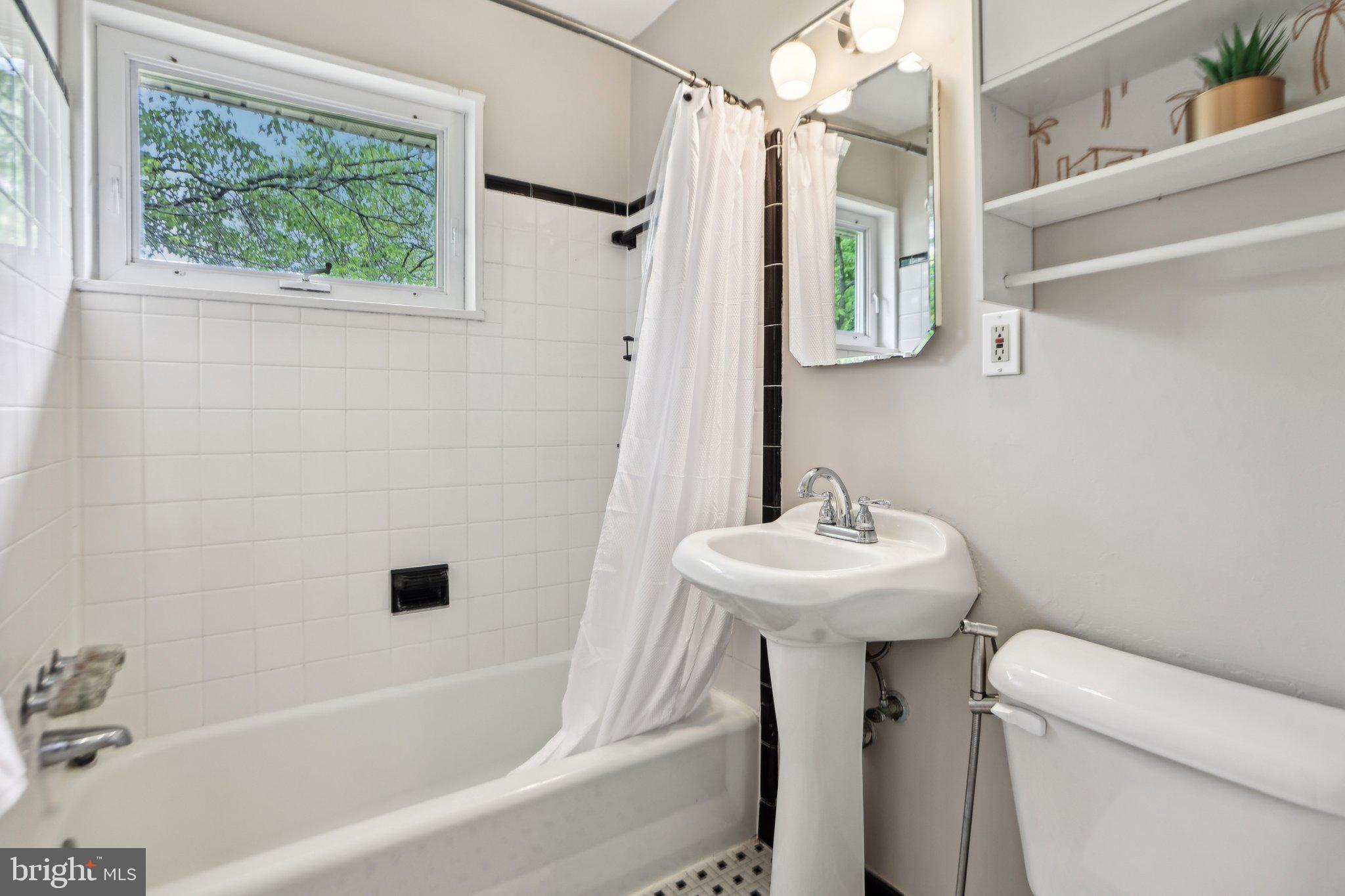 VIRGINIA HILLS - Residential