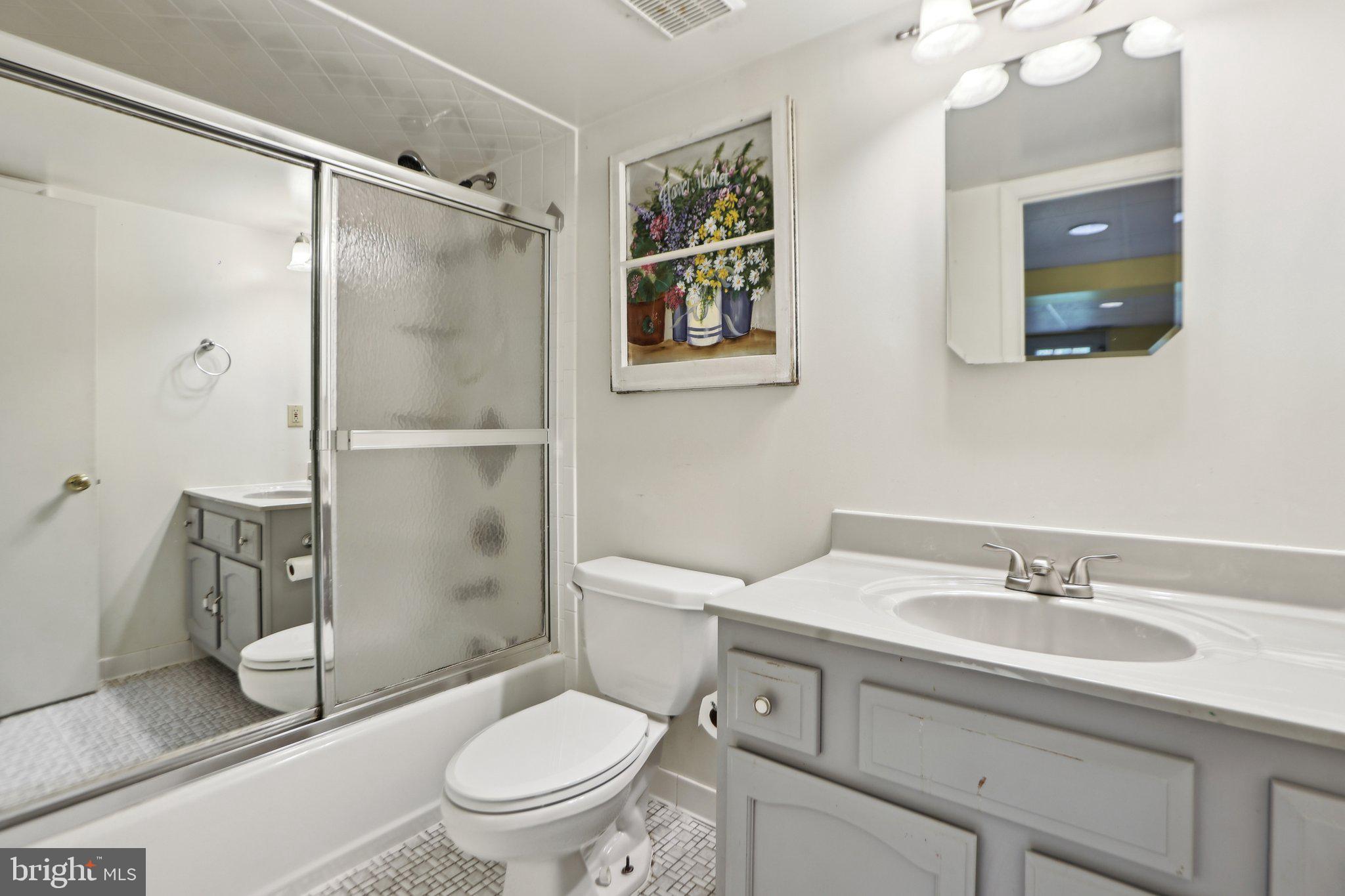 VIRGINIA HILLS - Residential