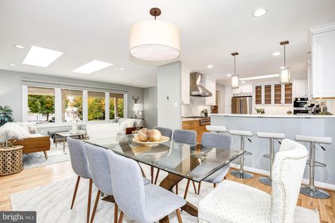 Photo of 6117 ROBINWOOD RD, BETHESDA, MD 20817 (MLS # MDMC2072626) Photo of 6117 ROBINWOOD RD, BETHESDA, MD 20817 (MLS # MDMC2072626)