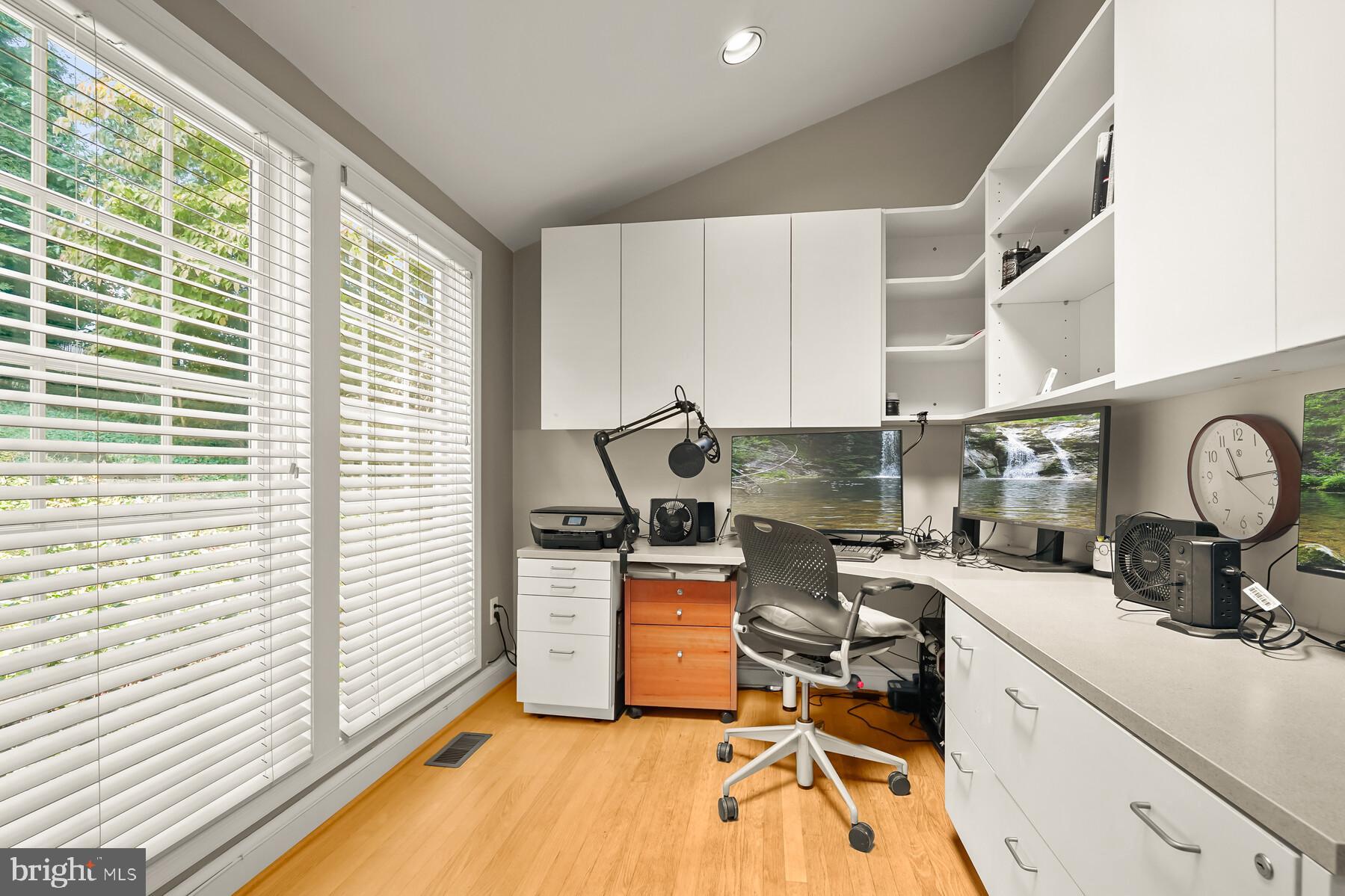 WOODACRES - Residential