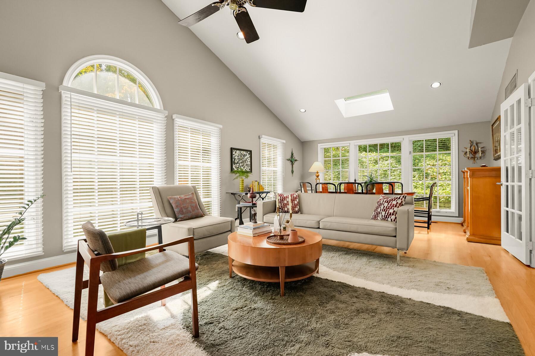 WOODACRES - Residential