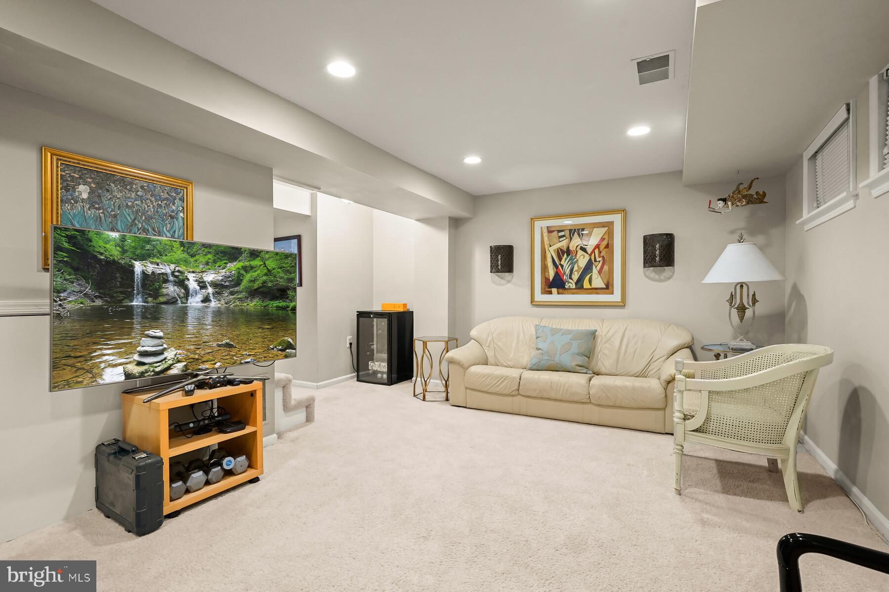 WOODACRES - Residential