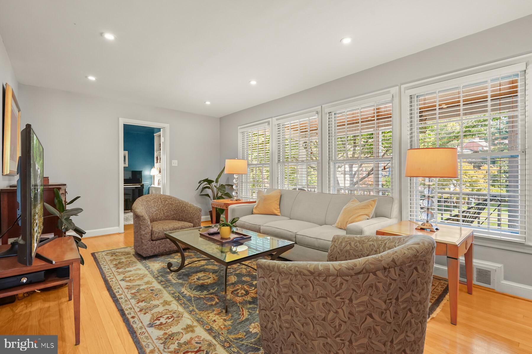 WOODACRES - Residential