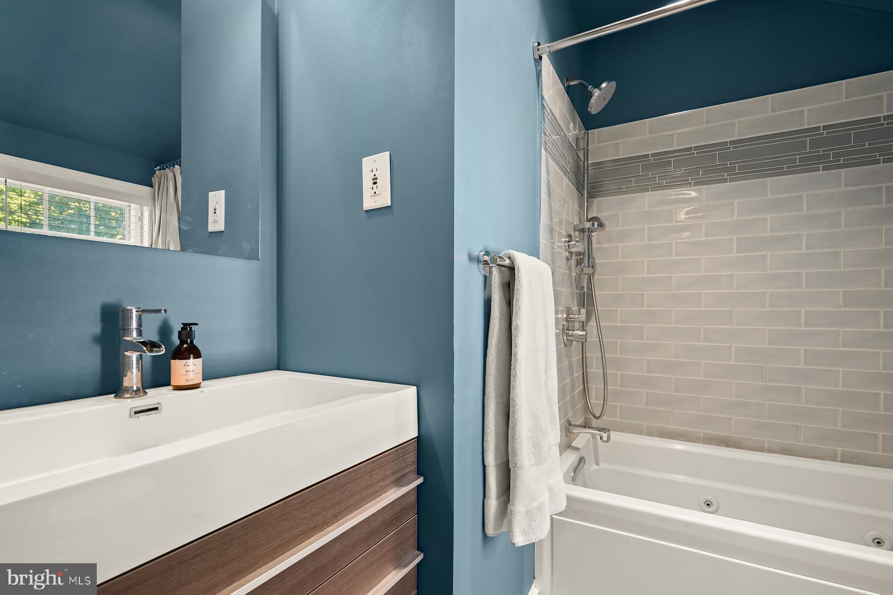 WOODACRES - Residential