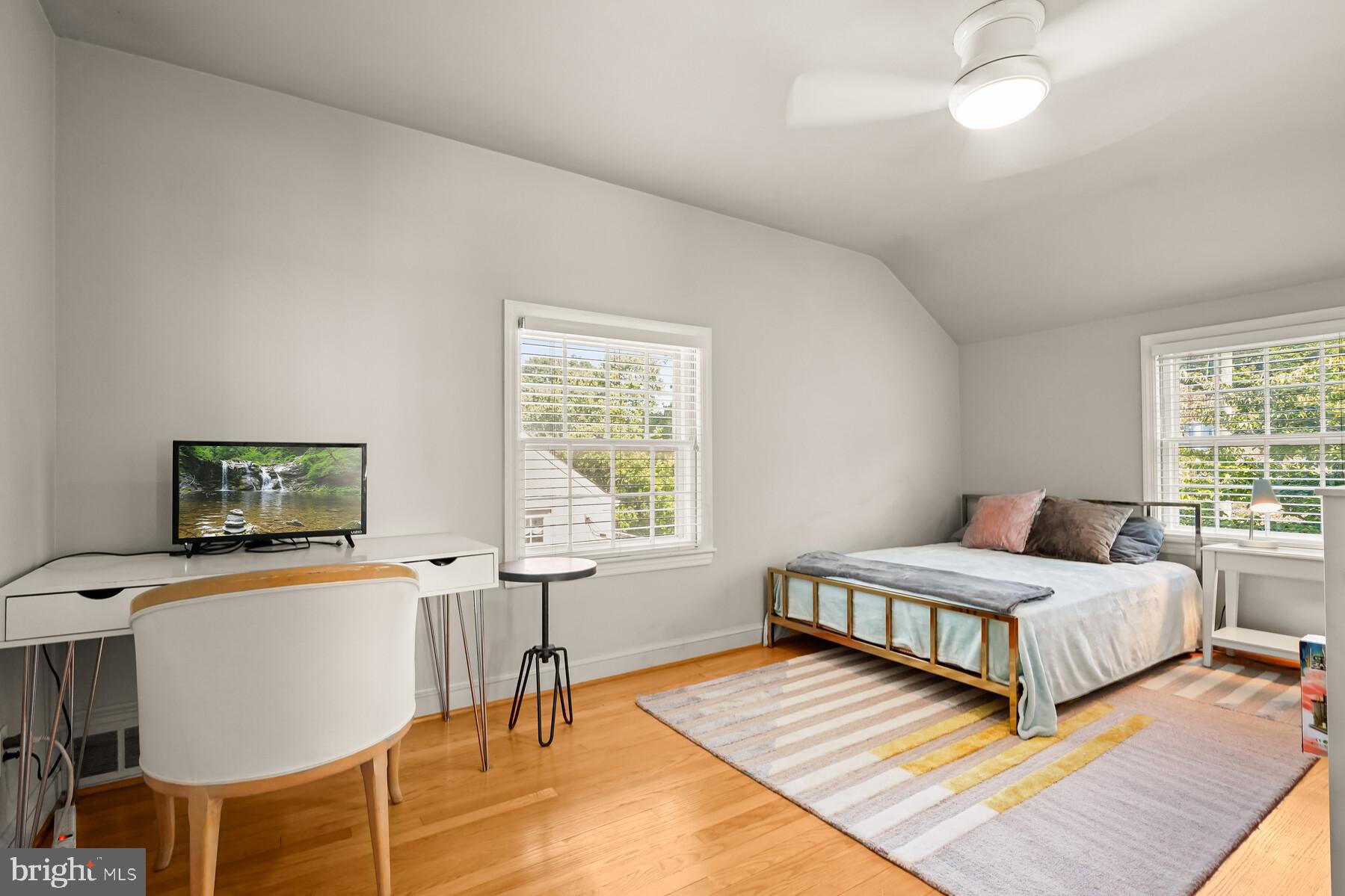 WOODACRES - Residential