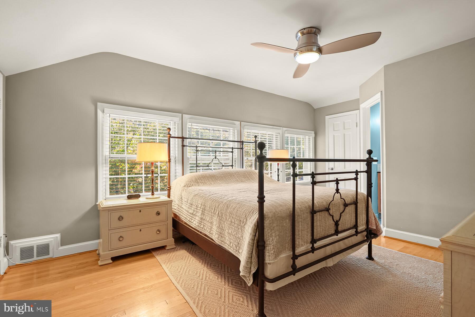 WOODACRES - Residential