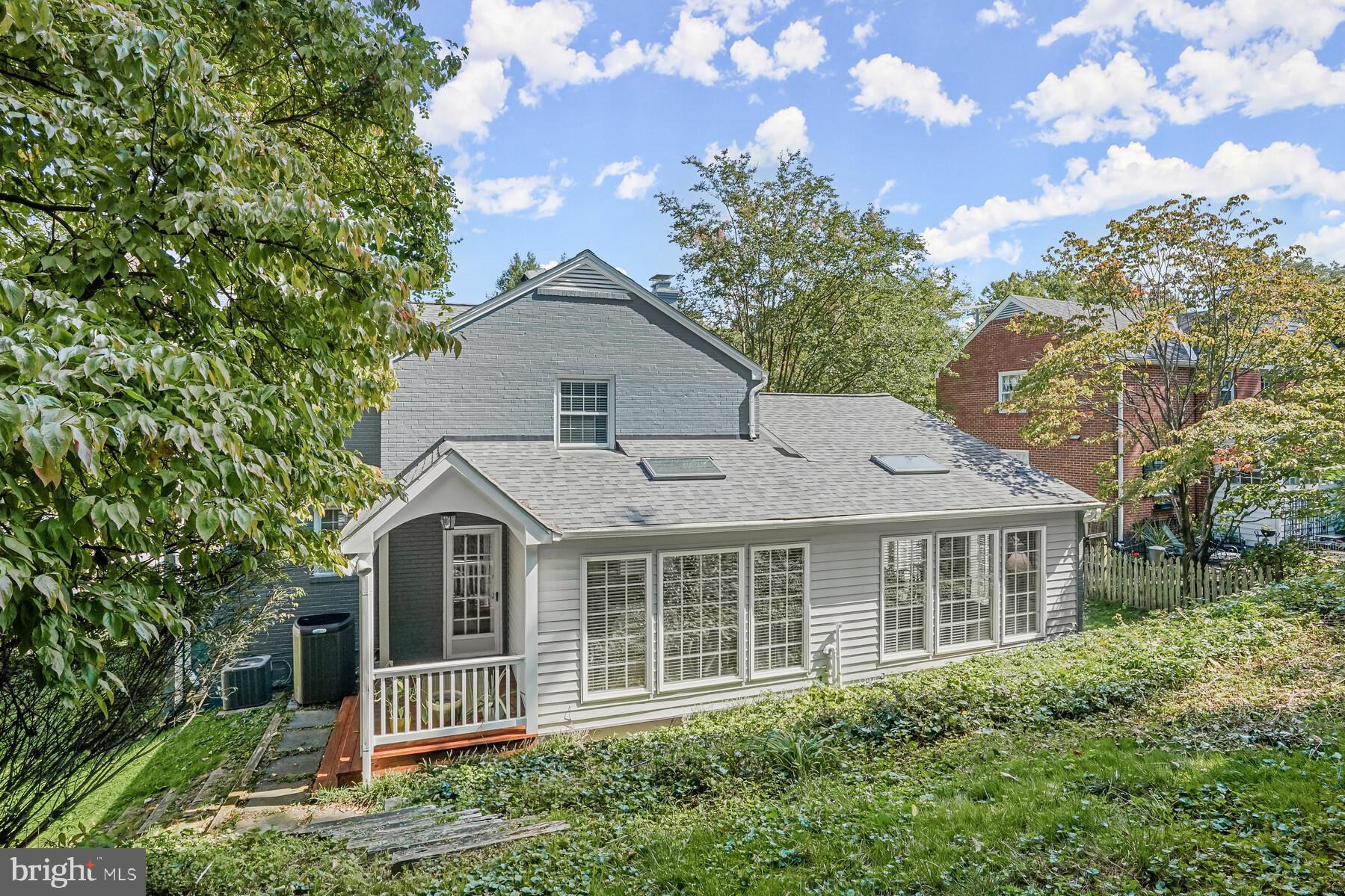 WOODACRES - Residential