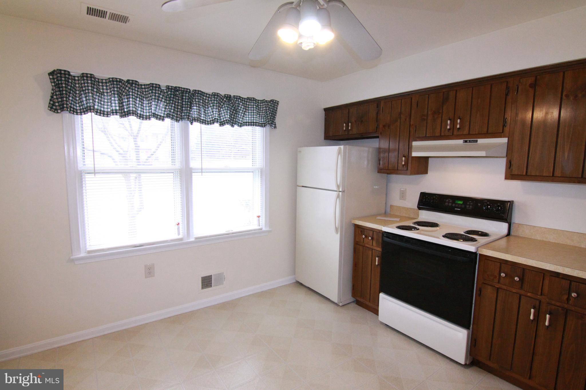 LAKEVIEW VILLAGE - Residential Lease